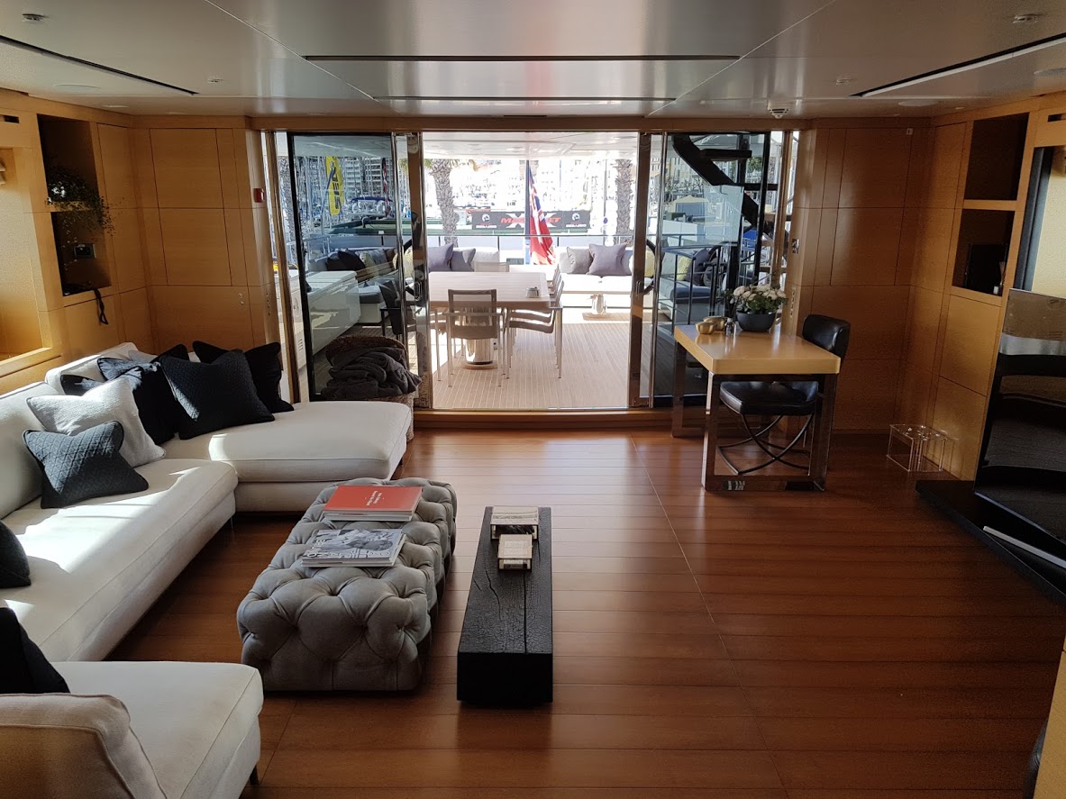 Upper deck salon view aft.jpg