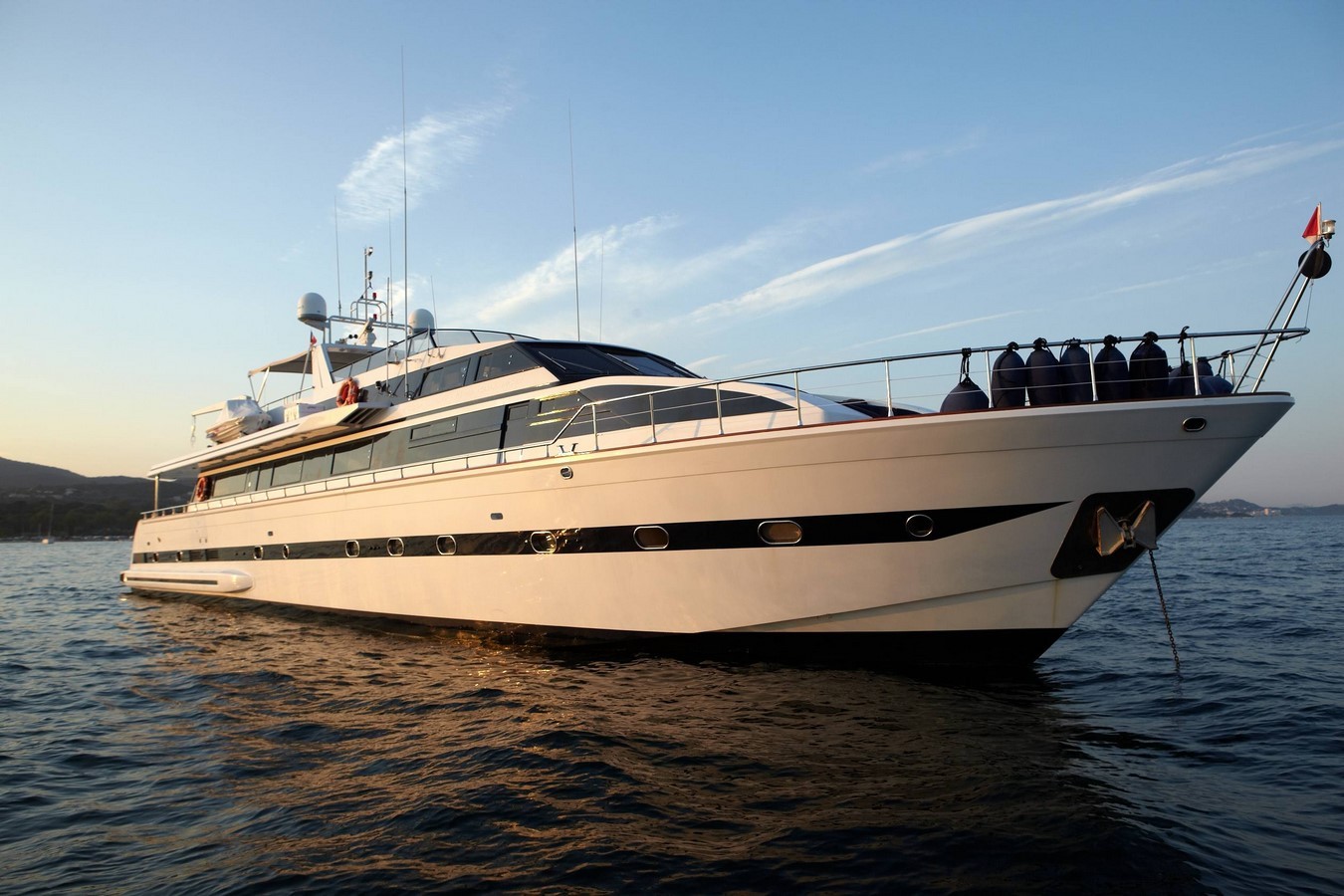Versilcraft yacht QUEEN SOUTH - Anchored.jpg