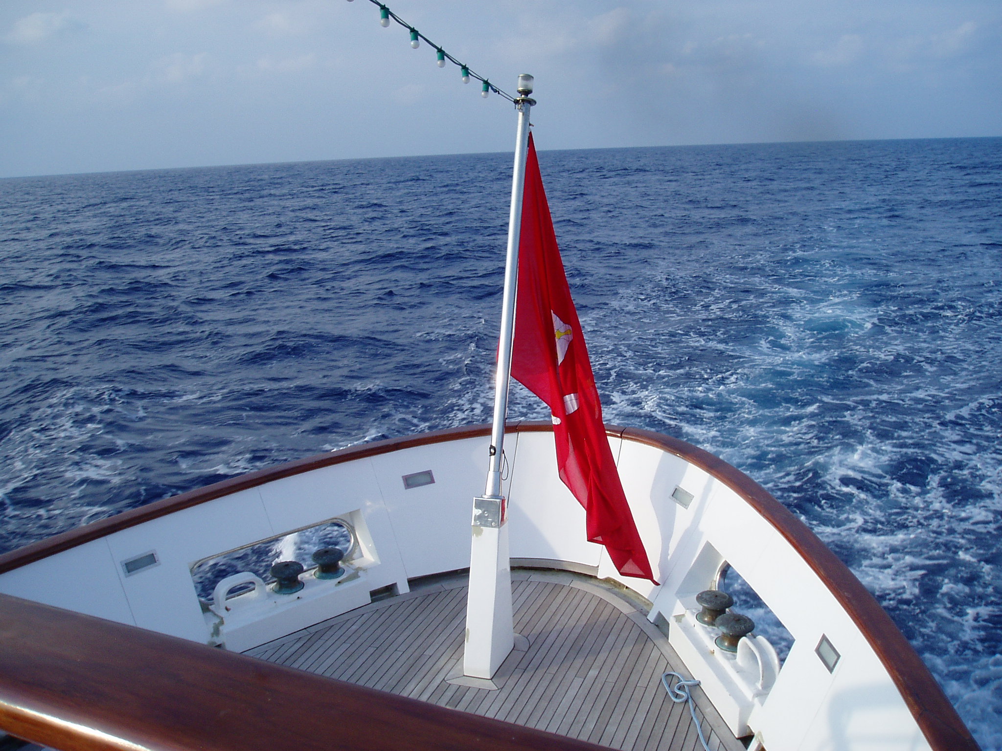 Yacht LADY K II - stern.jpg