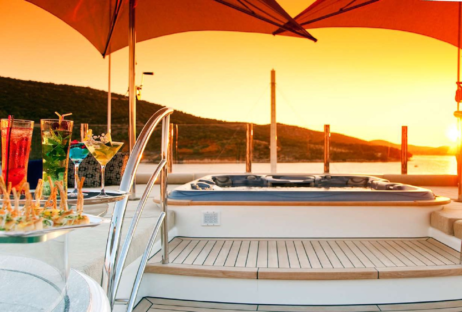 Yacht MARY JEAN II by ISA - Jacuzzi at sunset.jpg