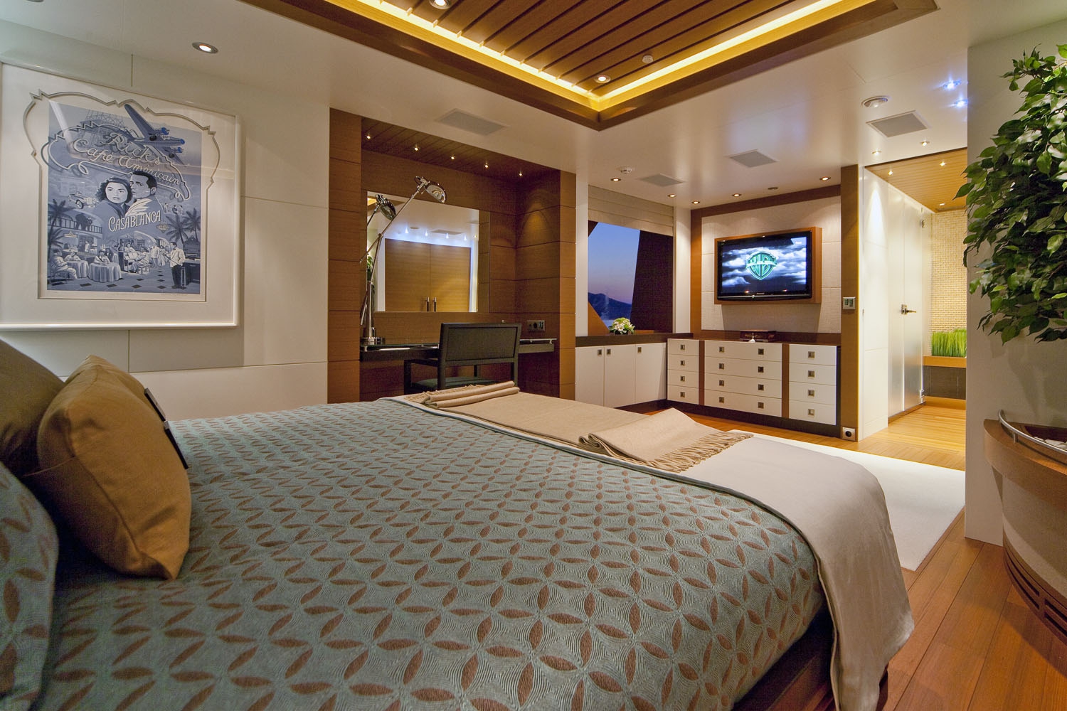 Yacht MARY JEAN II by ISA - accommodation.jpg