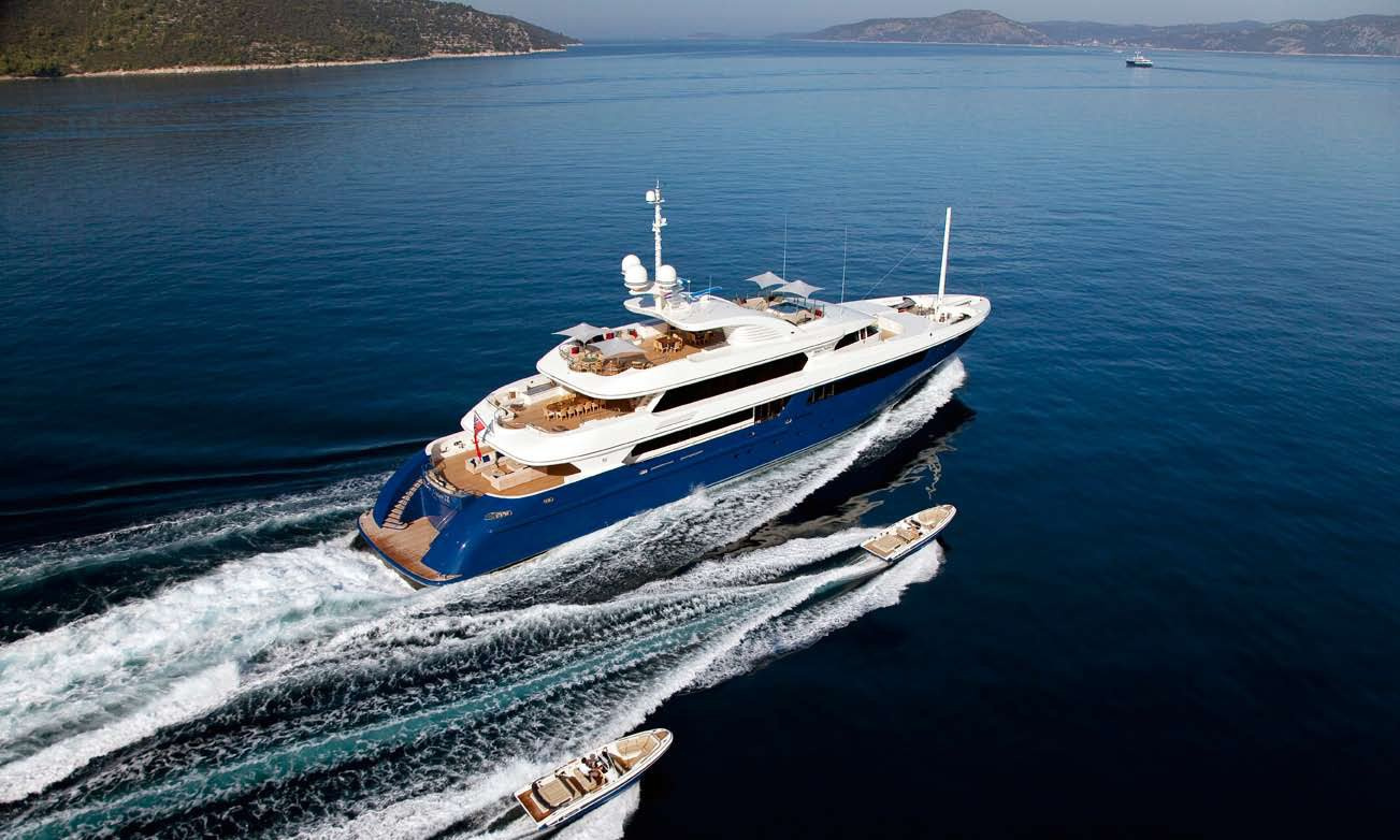 Yacht MARY JEAN II by ISA - profile Underway in the Mediterranean 4.jpg
