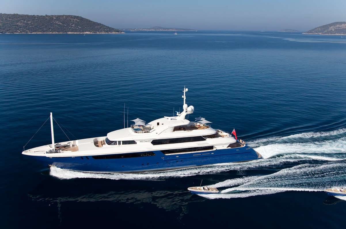 Yacht MARY JEAN II by ISA - profile Underway in the Mediterranean 6.jpg