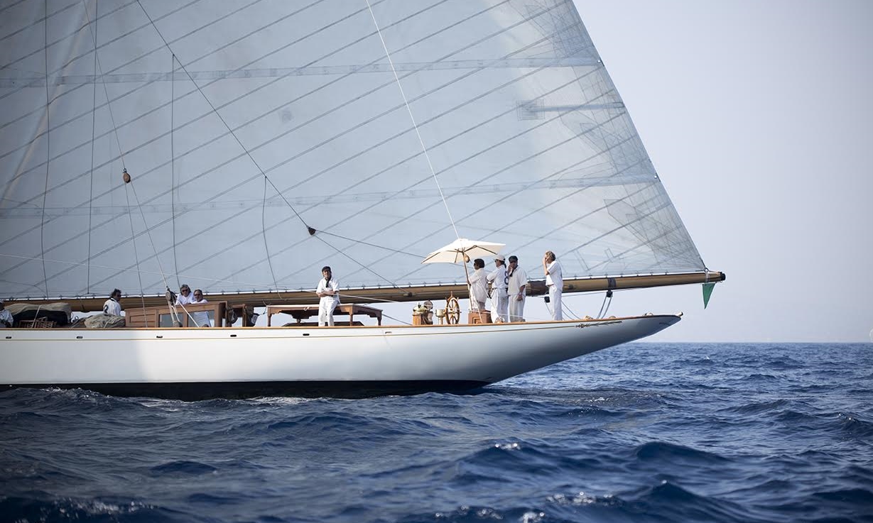 Yacht Moonbeam IV - in Cannes.jpg