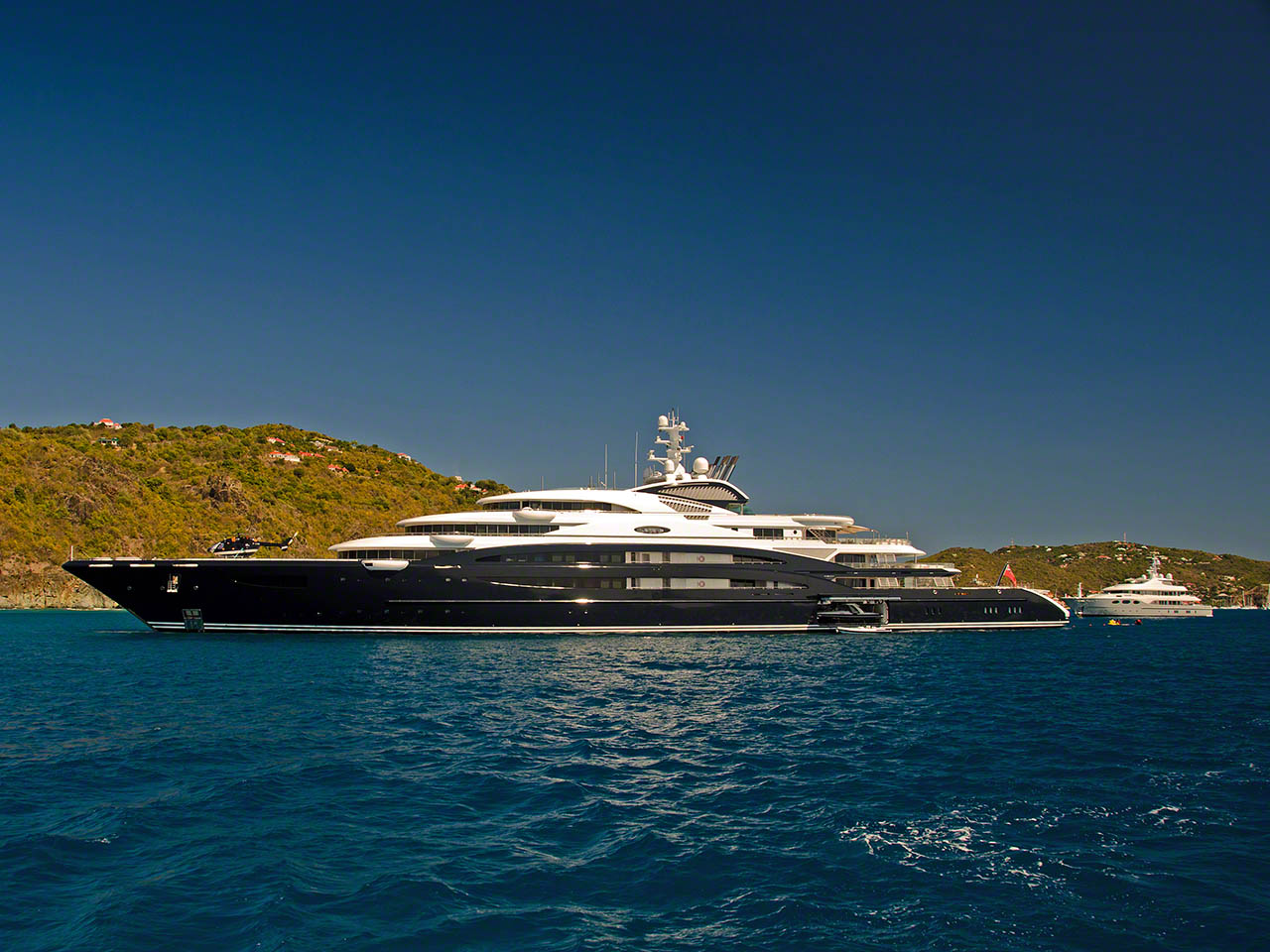 Yacht SERENE by Fincantieri - In St Barts.jpg