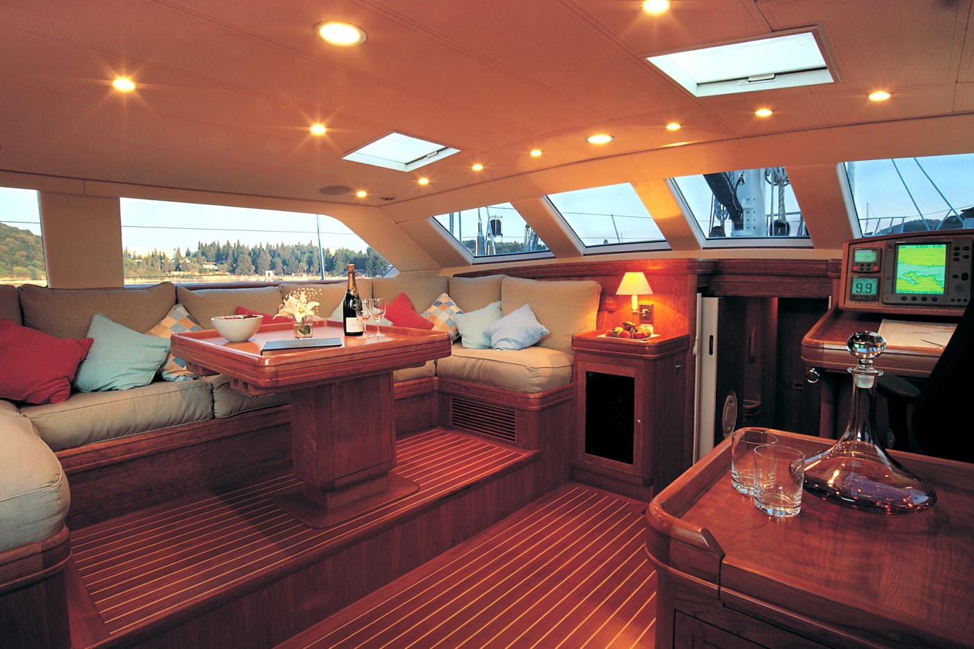 Yacht Wavelength - deckhouse dining.jpg
