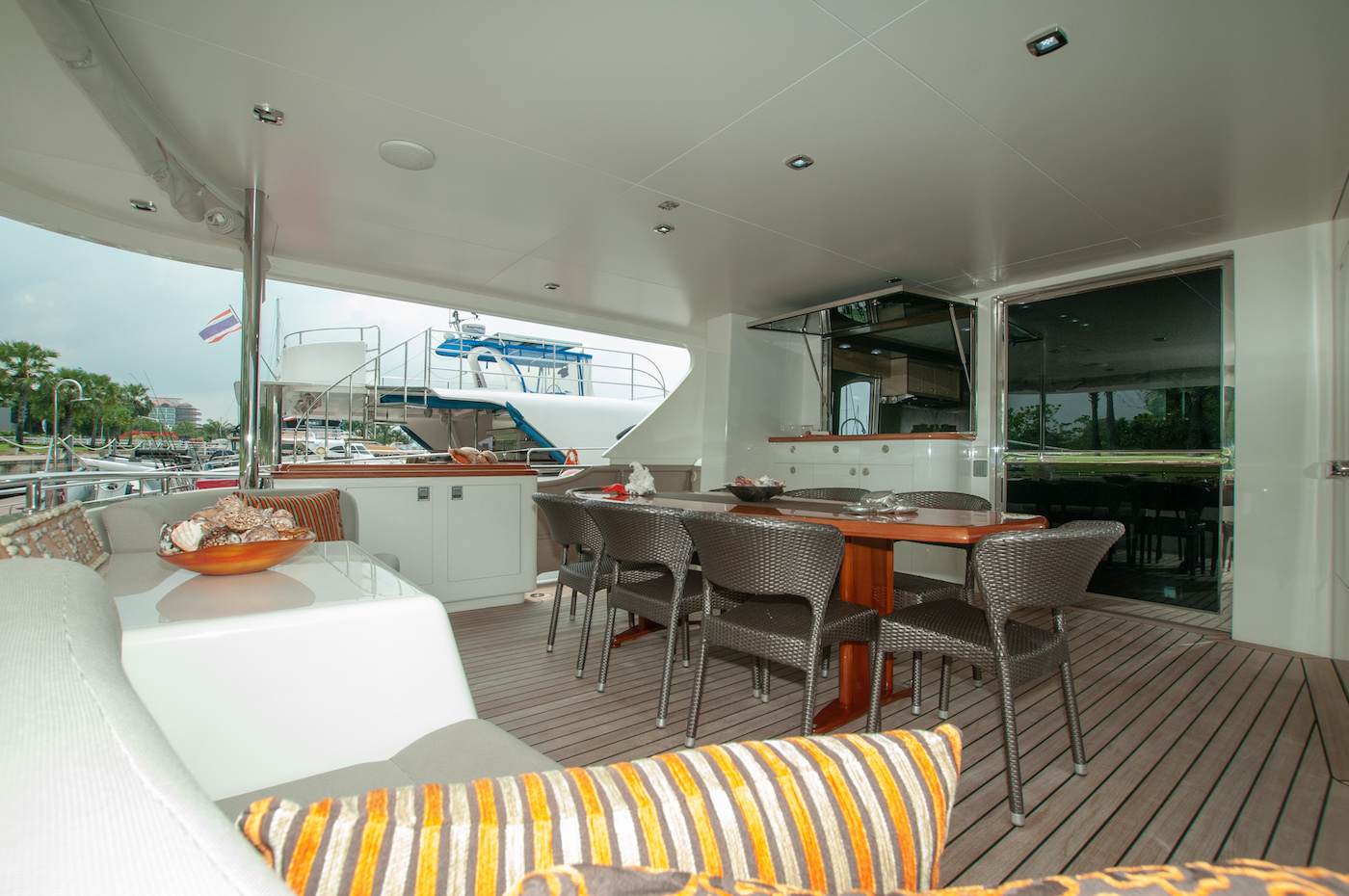 aft deck alfresco dining area.jpg