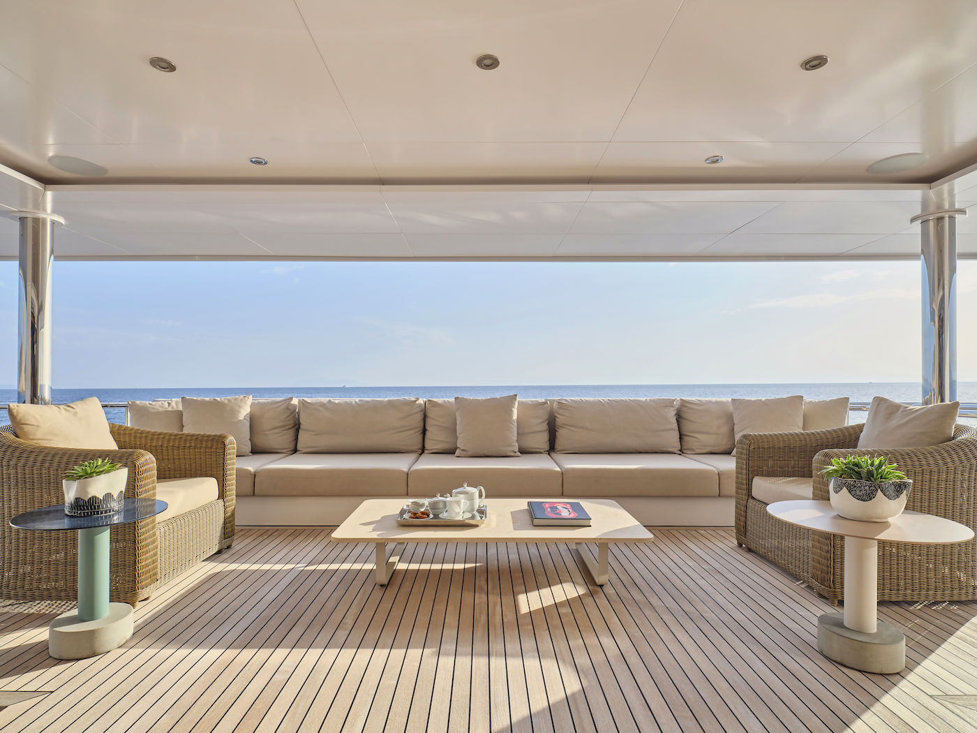 aft deck seating   - Photo Studio Reskos.jpg