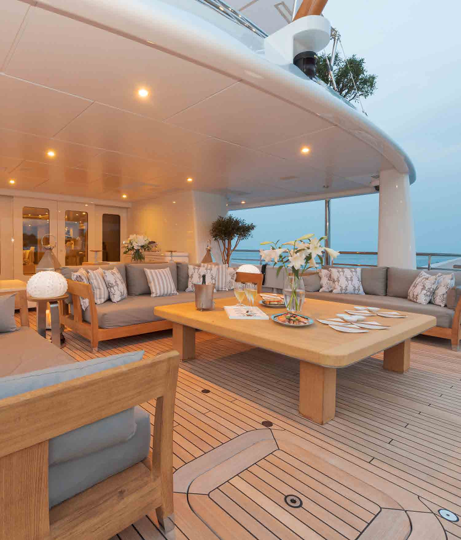 aft main deck.png