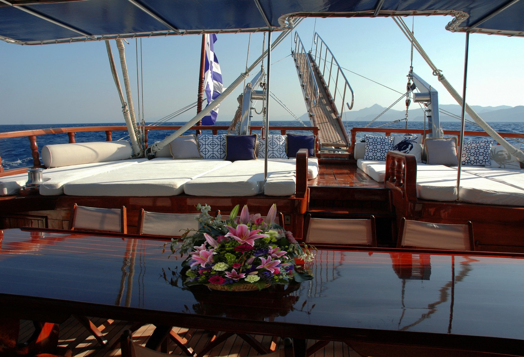 aft-sundeck.jpg