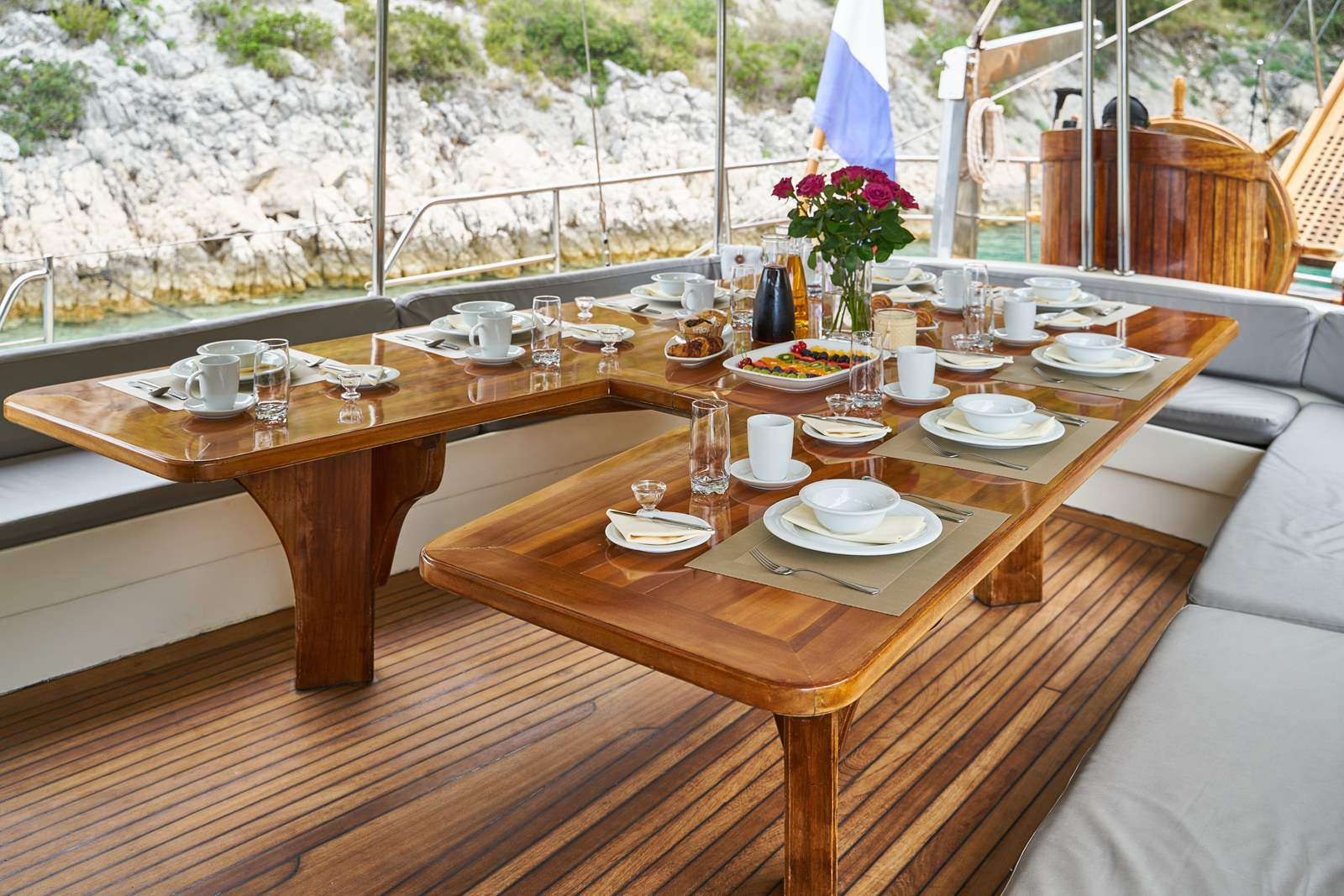 al fresco dining table .jpg