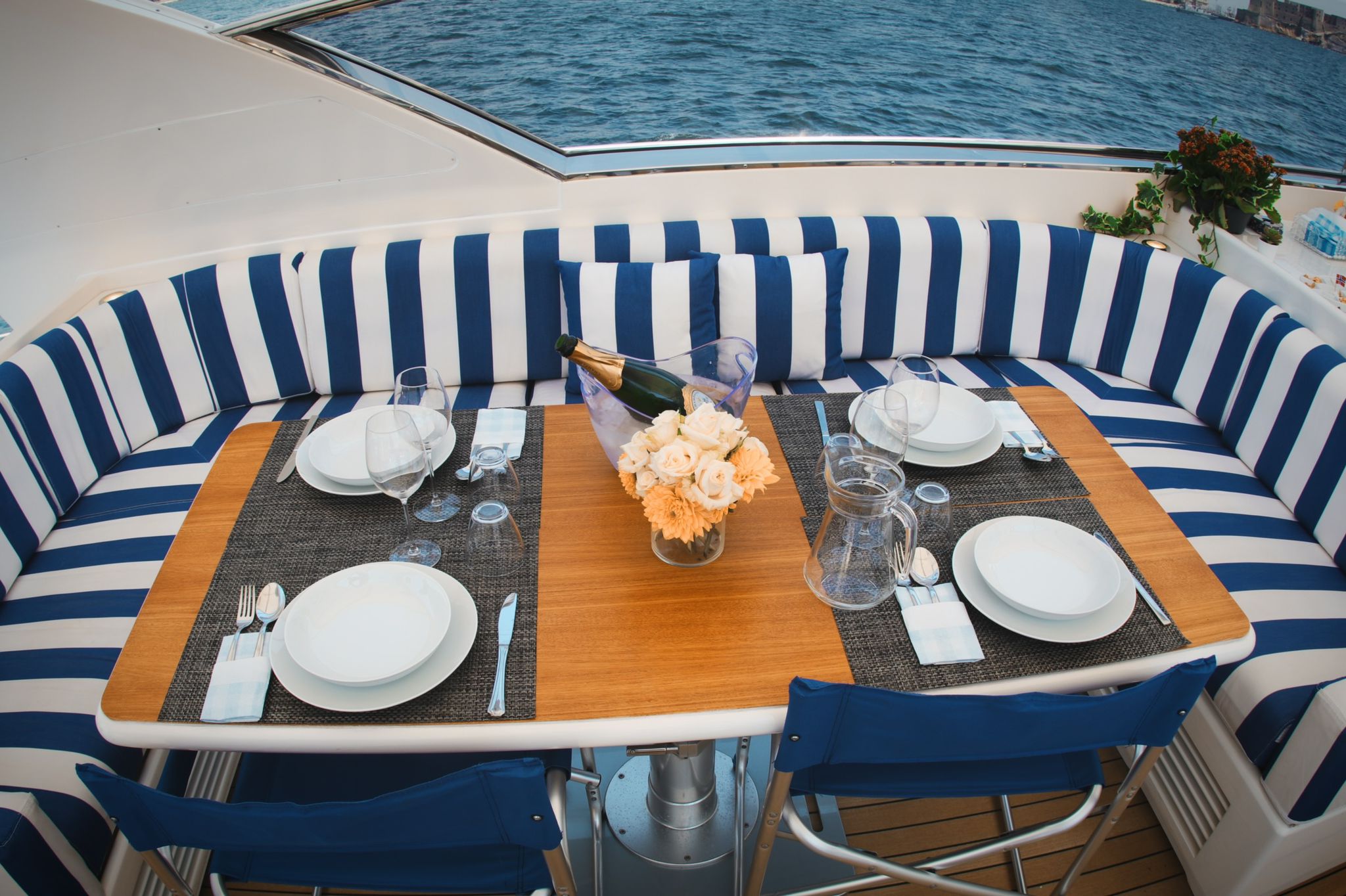 al fresco seating.jpg