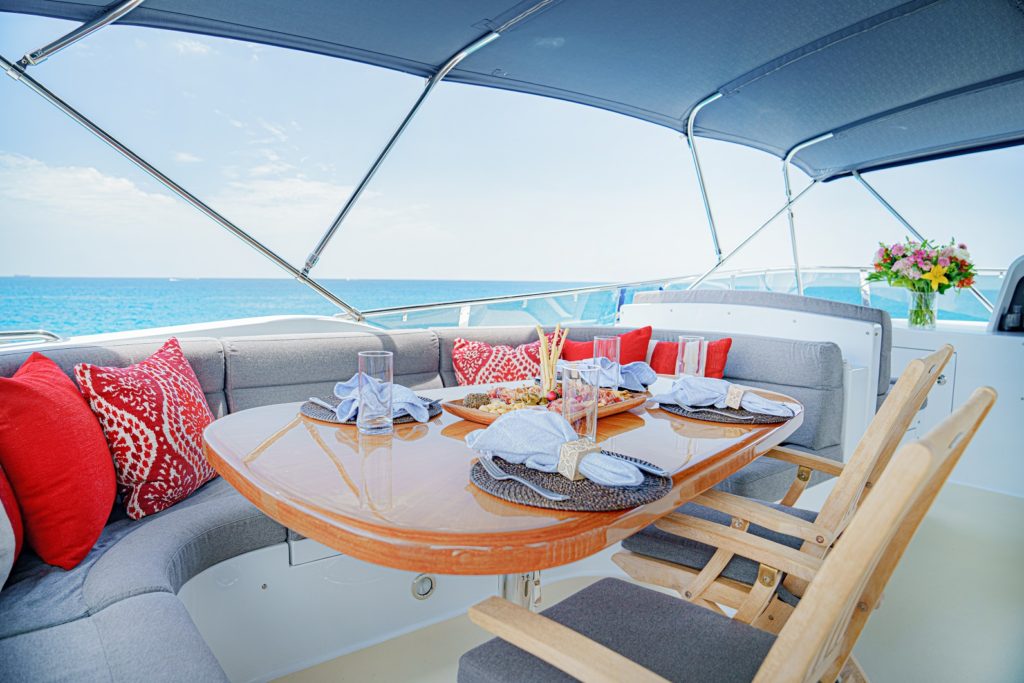 alfressco dining and seating.jpg