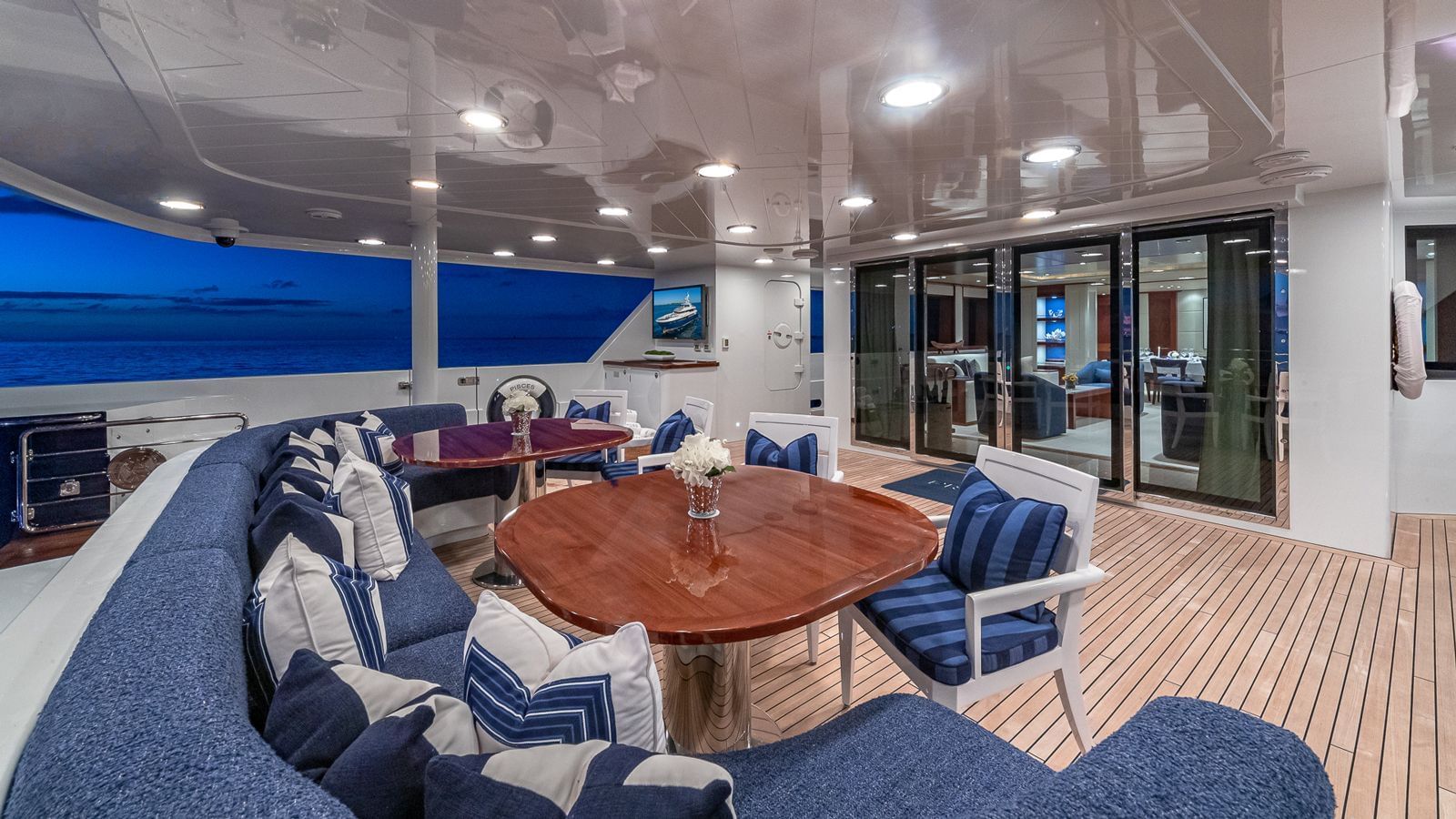 at deck seating.jpg