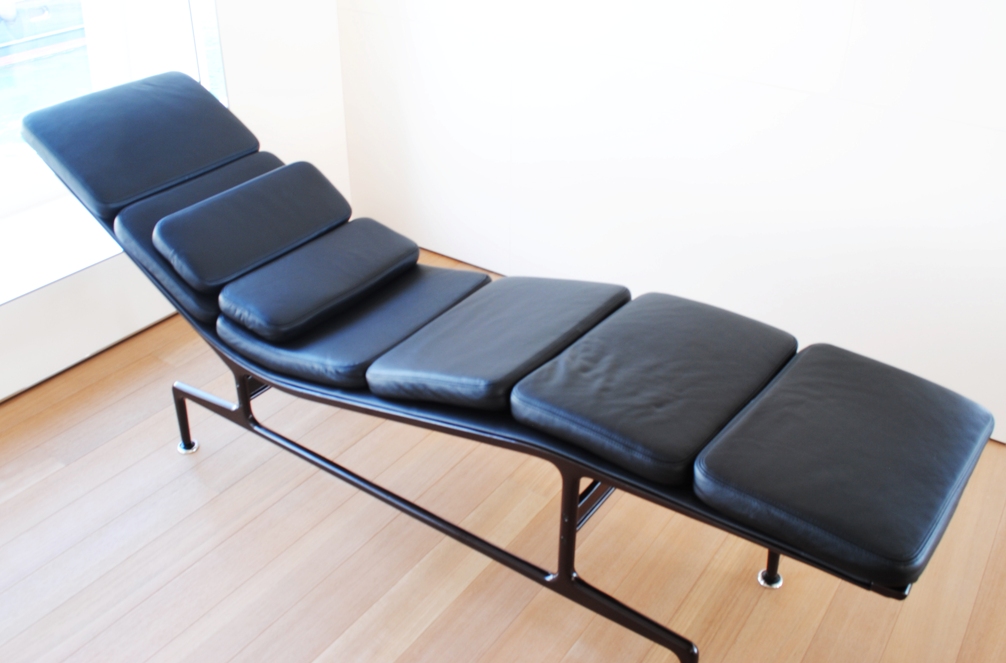 chaise lounge .jpg