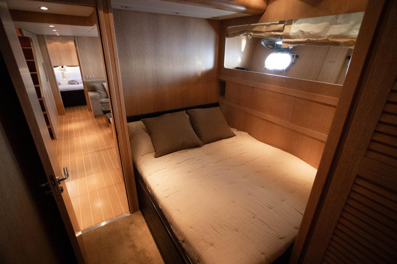 double guest cabin   .jpg