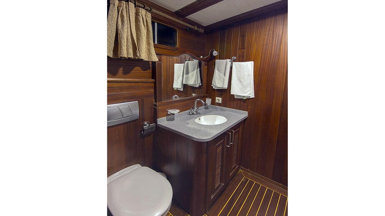 esuite bathroom facility.jpg