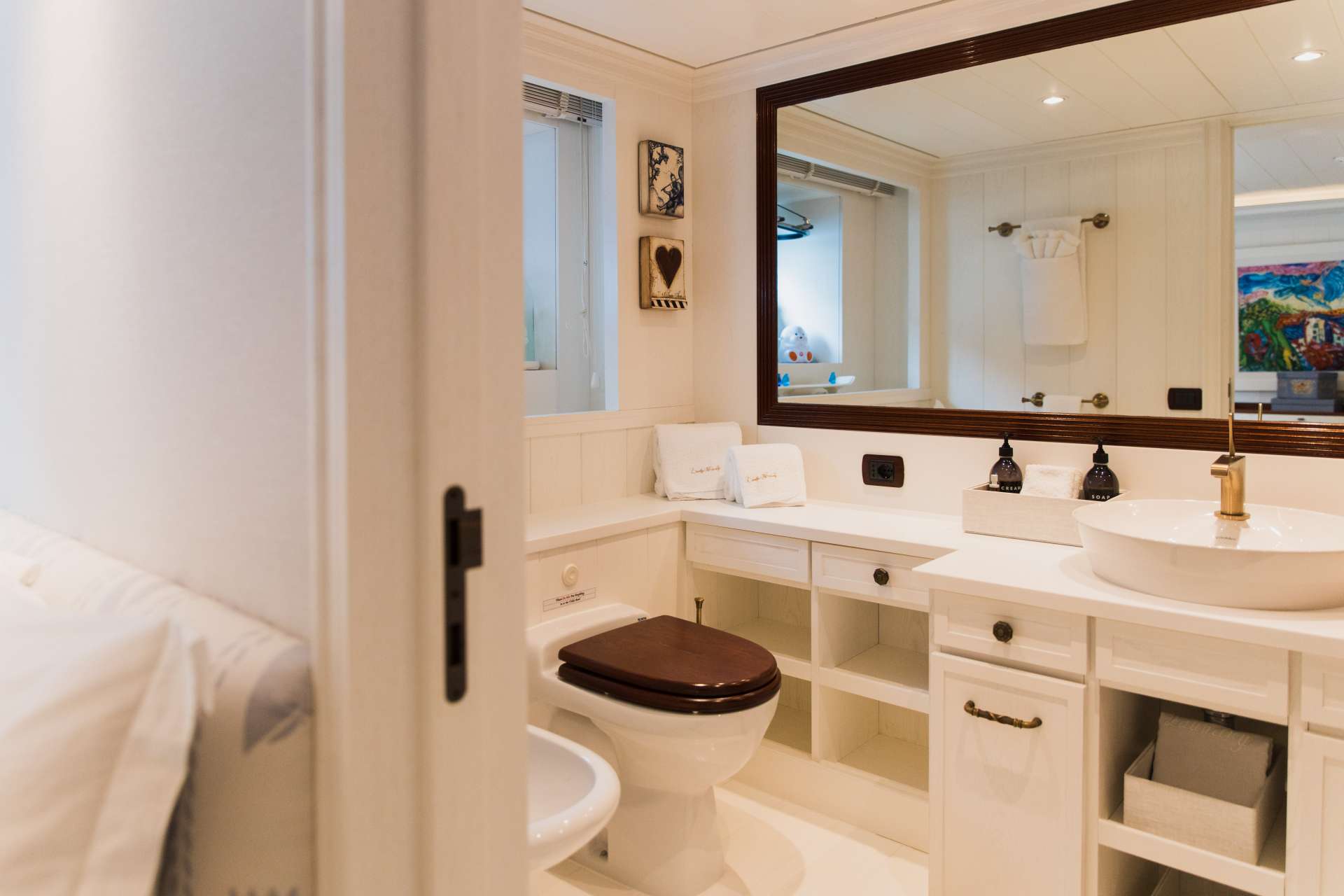 guest ensuite  .jpg