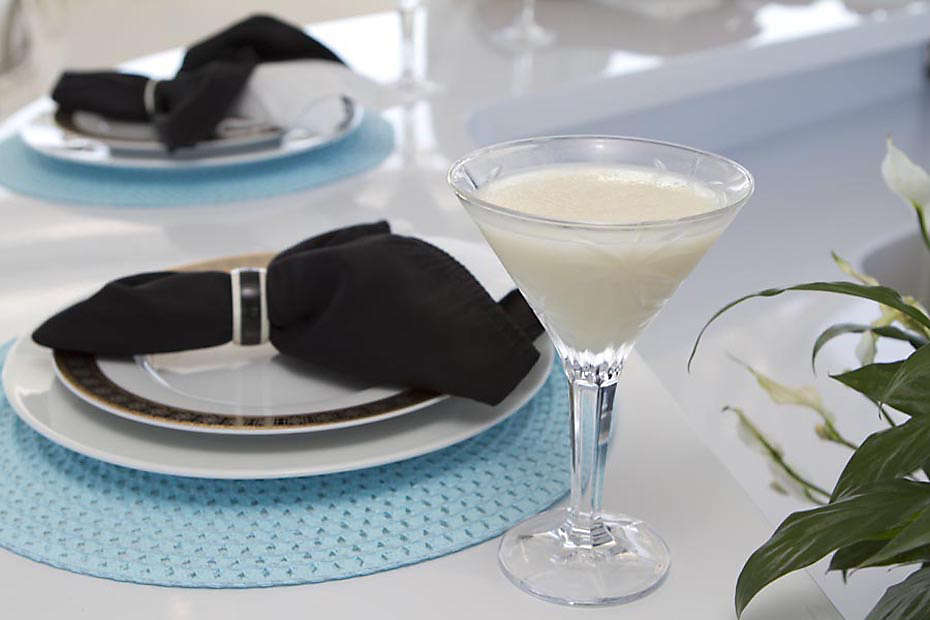 lady-sharon-gale-yacht-cocktails.jpg