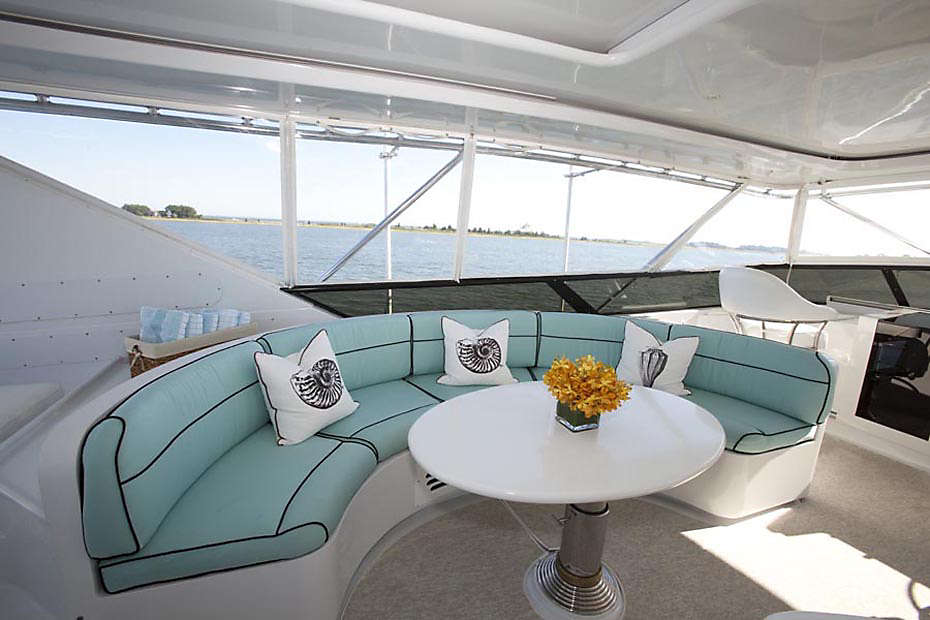 lady-sharon-gale-yacht-upperdeck.jpg