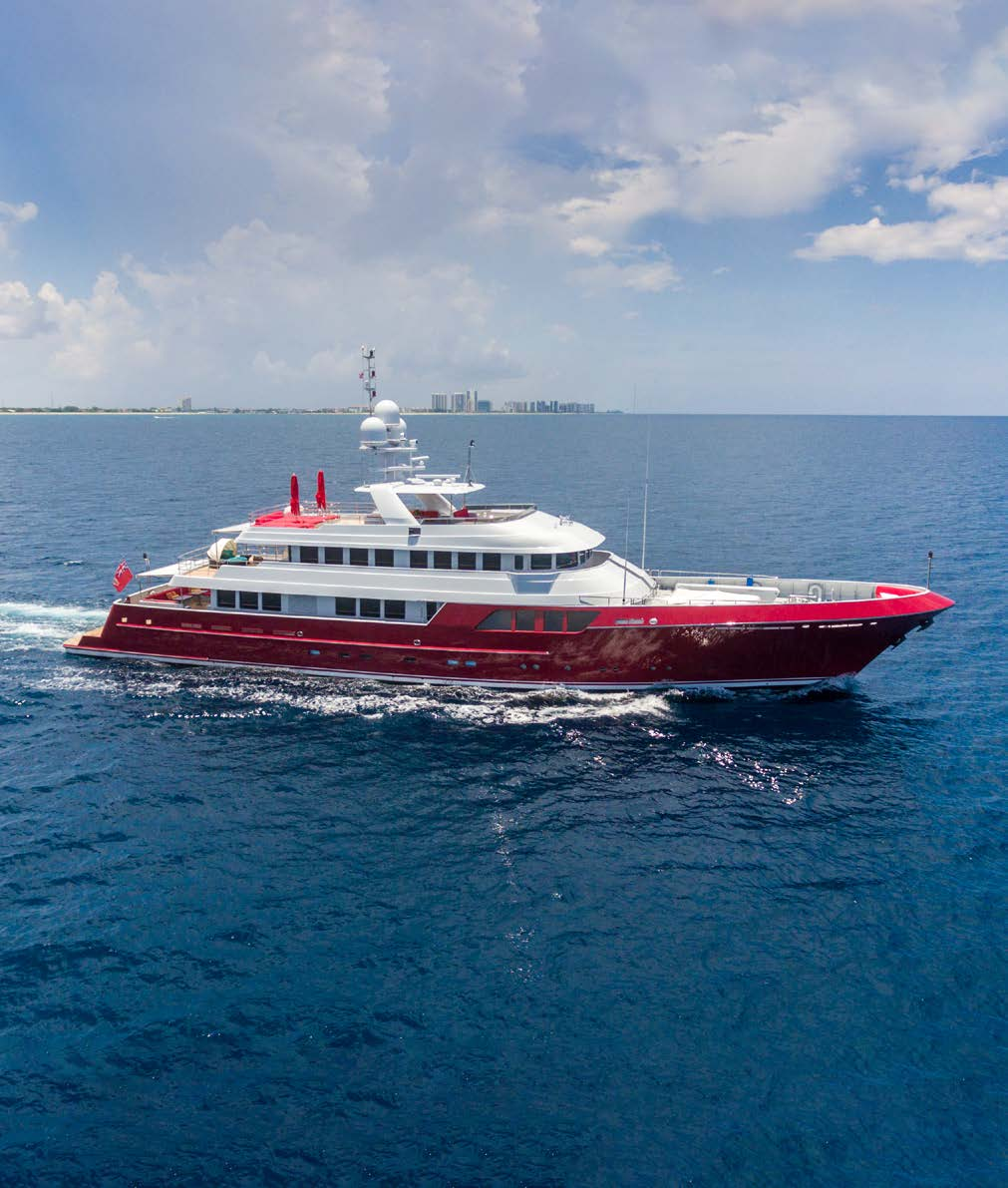 luxury yacht Avalon.png
