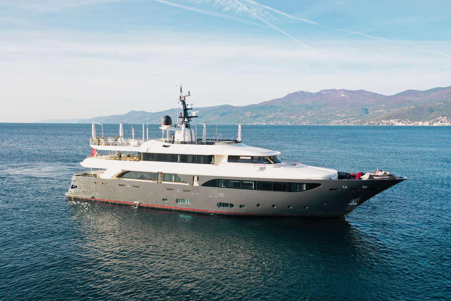 luxury yacht LADY TRUDY.jpg