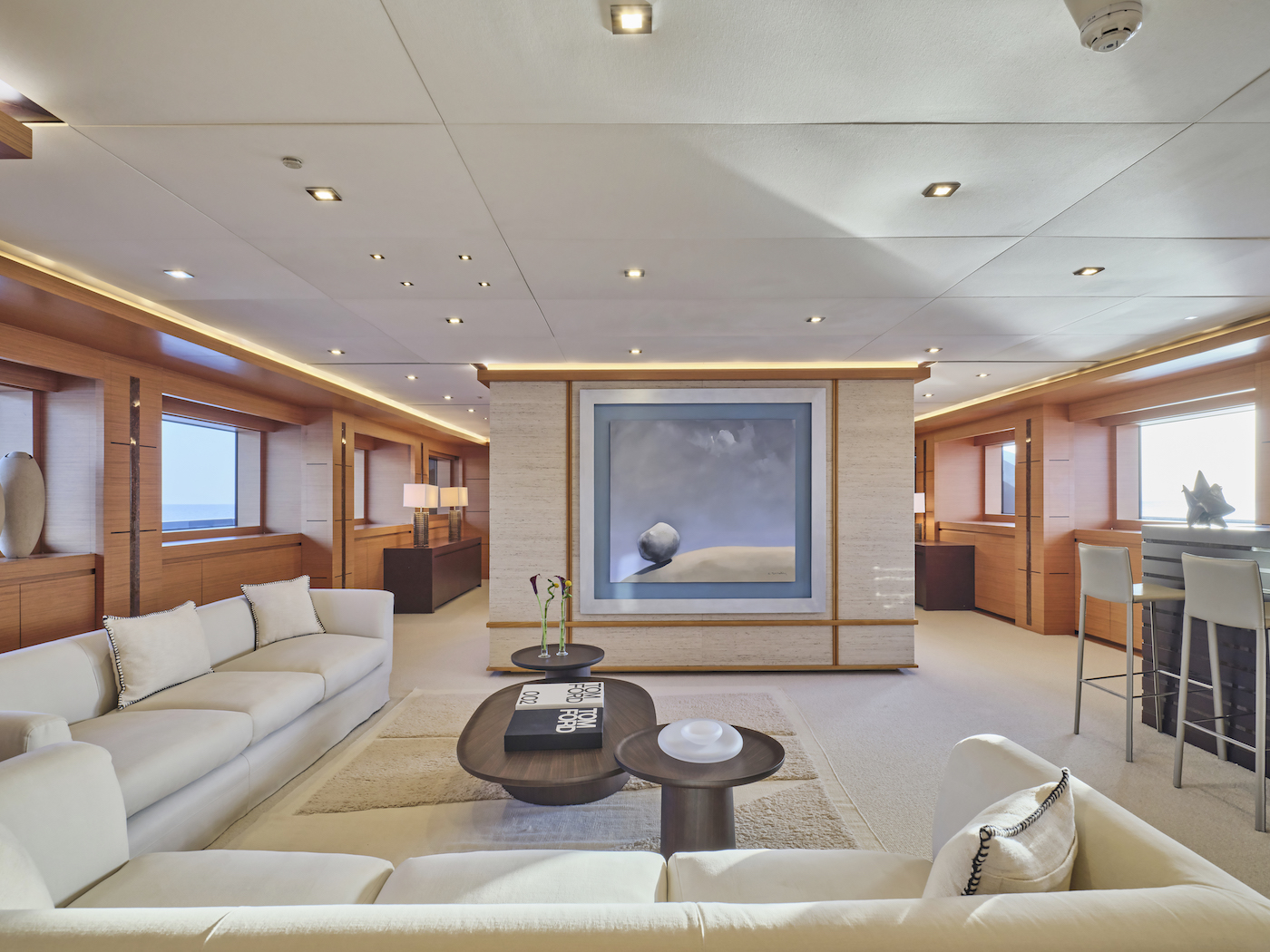 main saloon   - Photo Studio Reskos.jpg