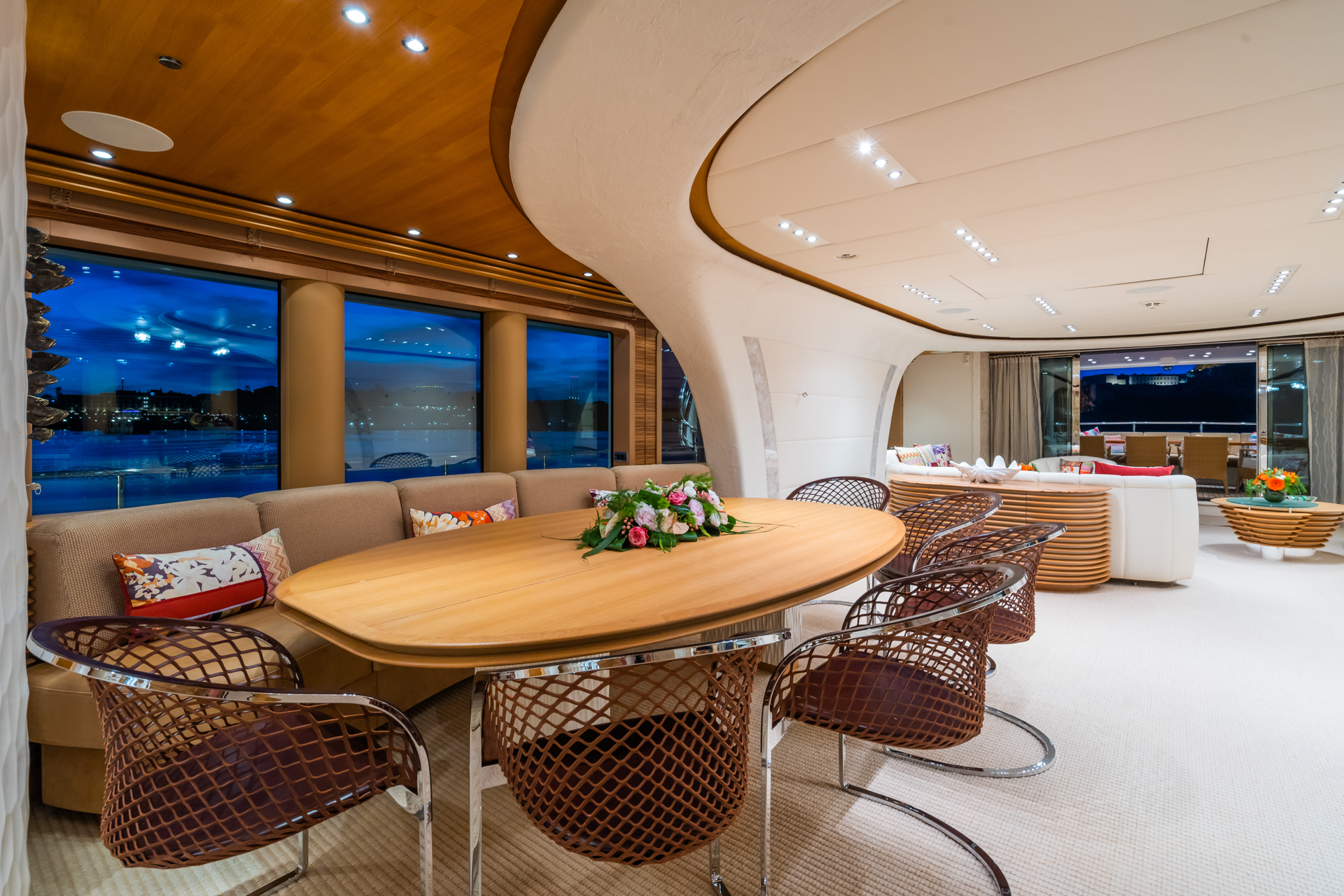 main saloon - dining.jpg
