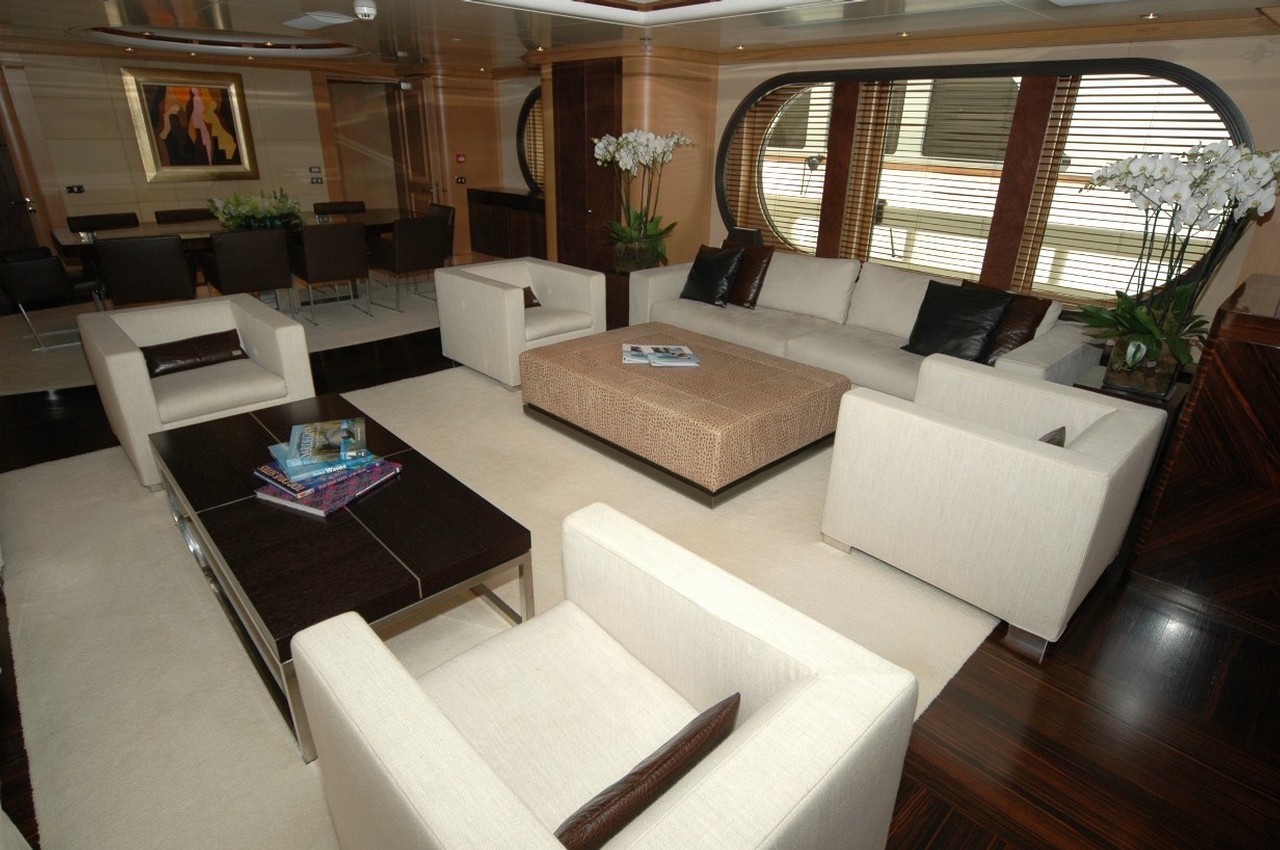 main_deck_salon1.jpg