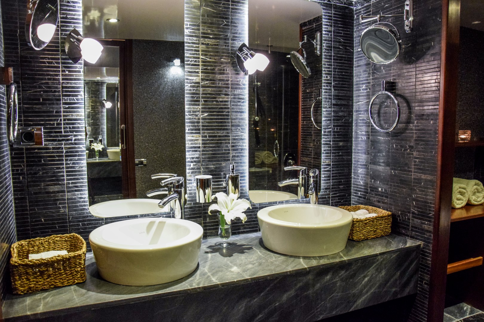master bathroom - sinks.jpg