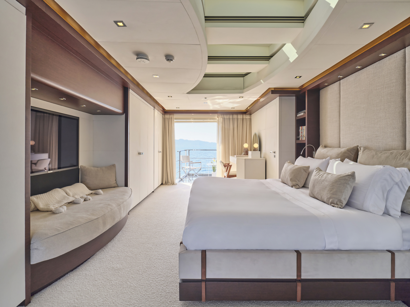 master bedroom  - Photo Studio Reskos.jpg