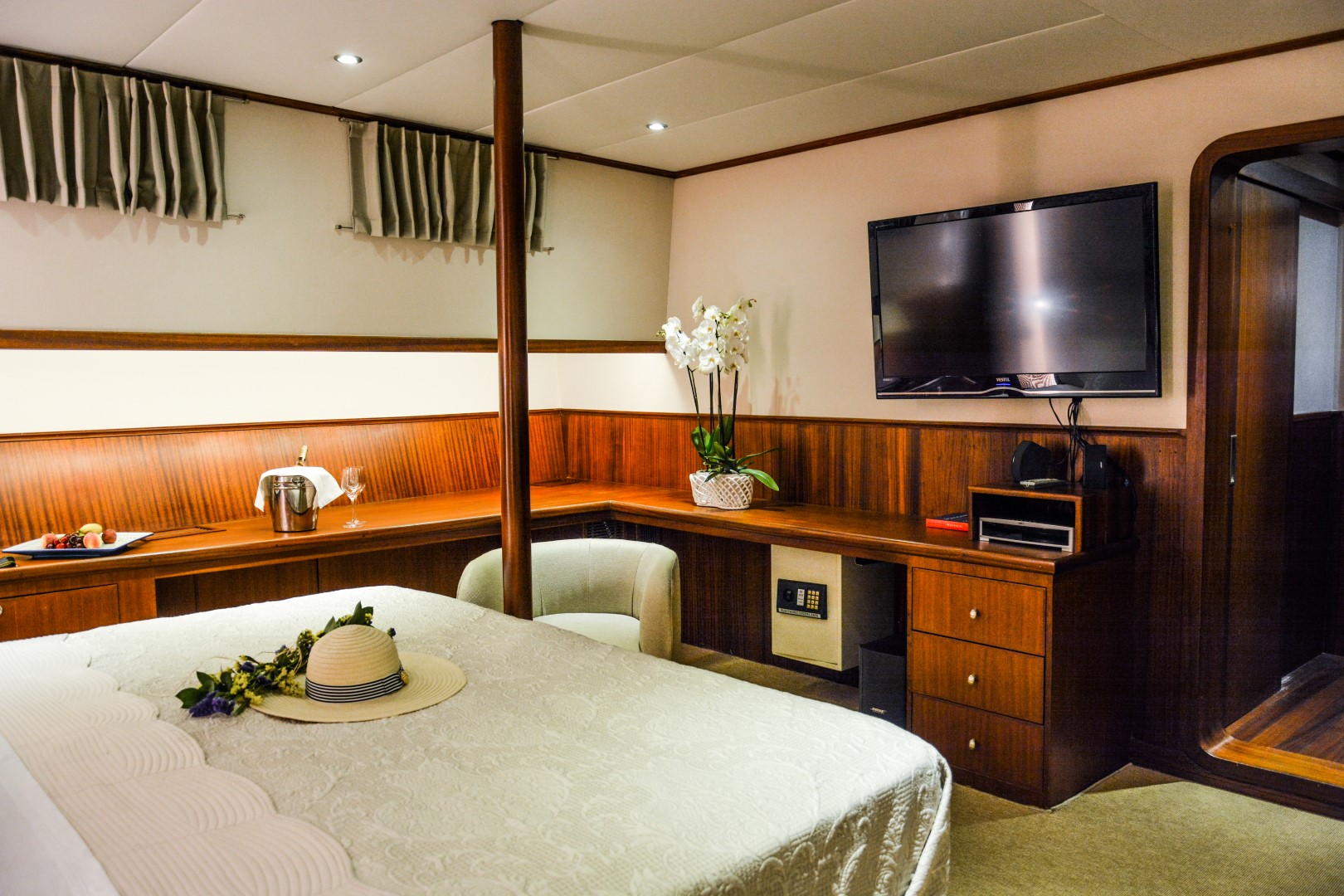 master cabin .jpg