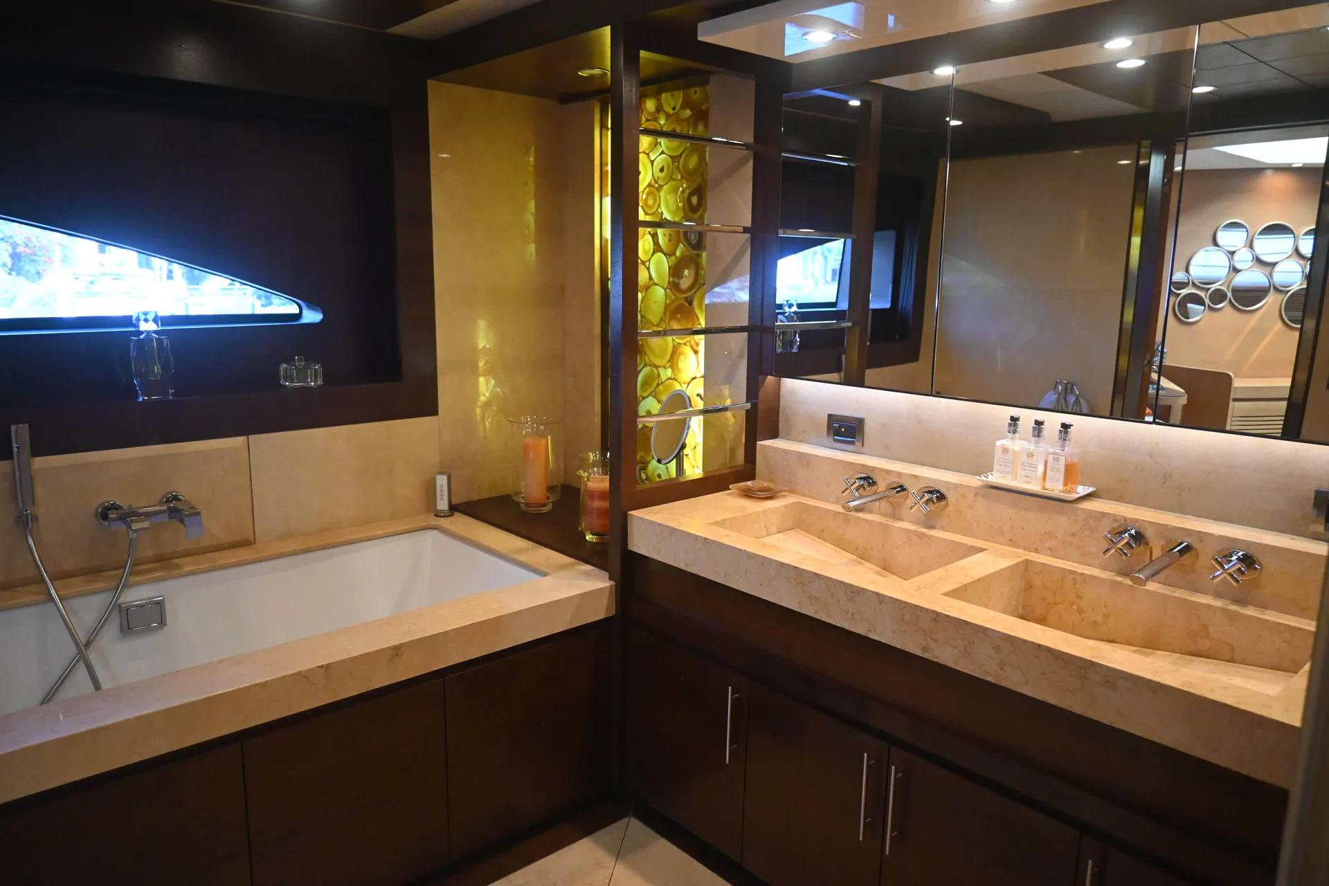 master ensuite .png