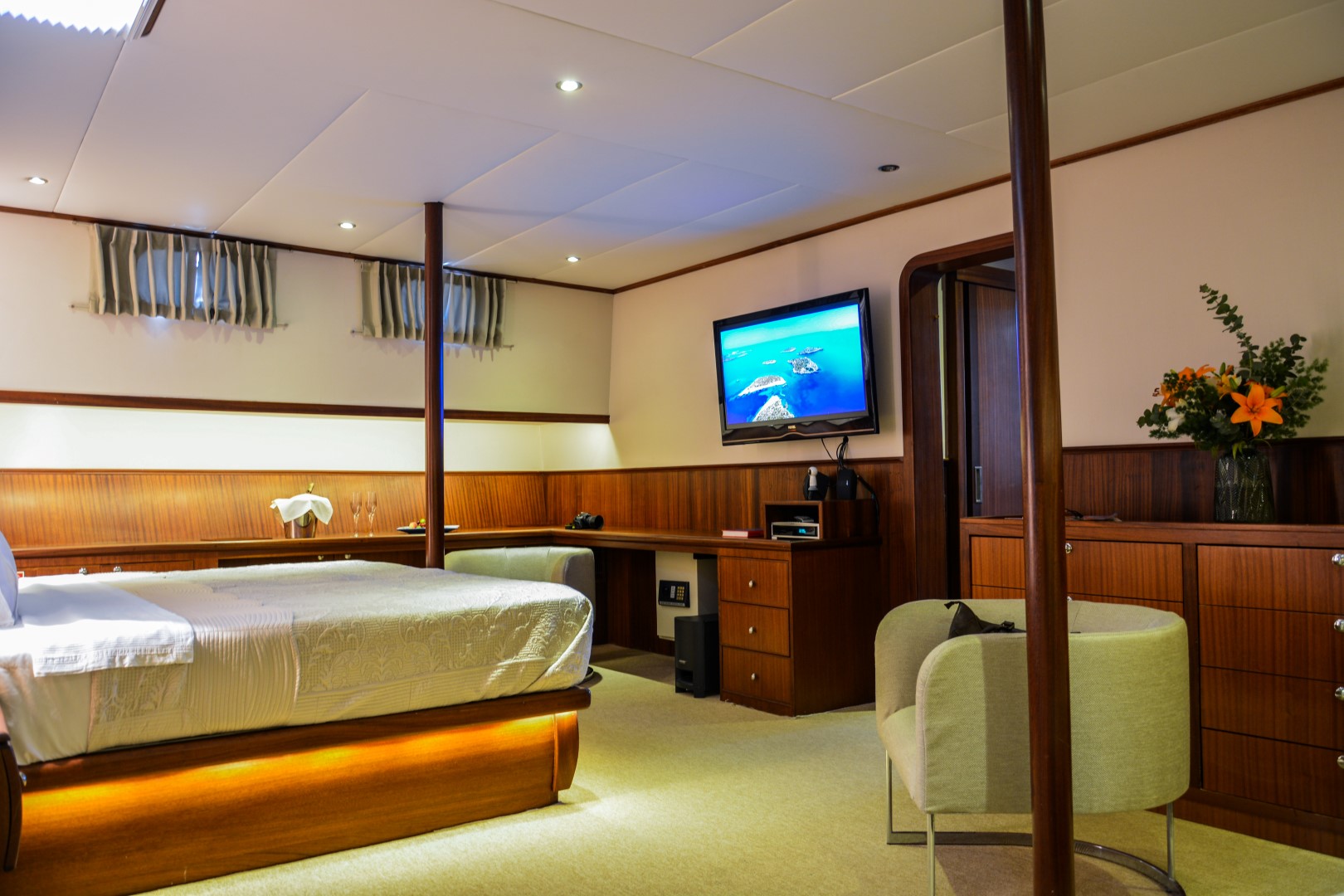 master suite. .jpg