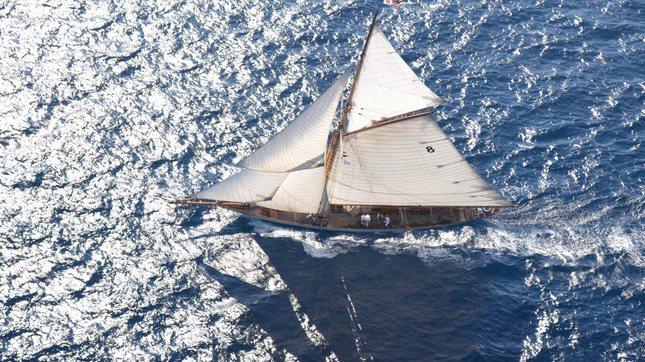 moonbeam-iv-super-yacht.jpg
