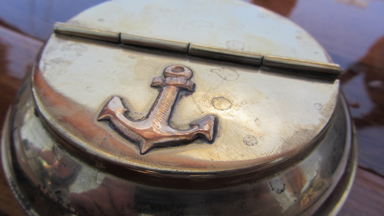 moonbeam-iv-yacht-ash tray.jpg