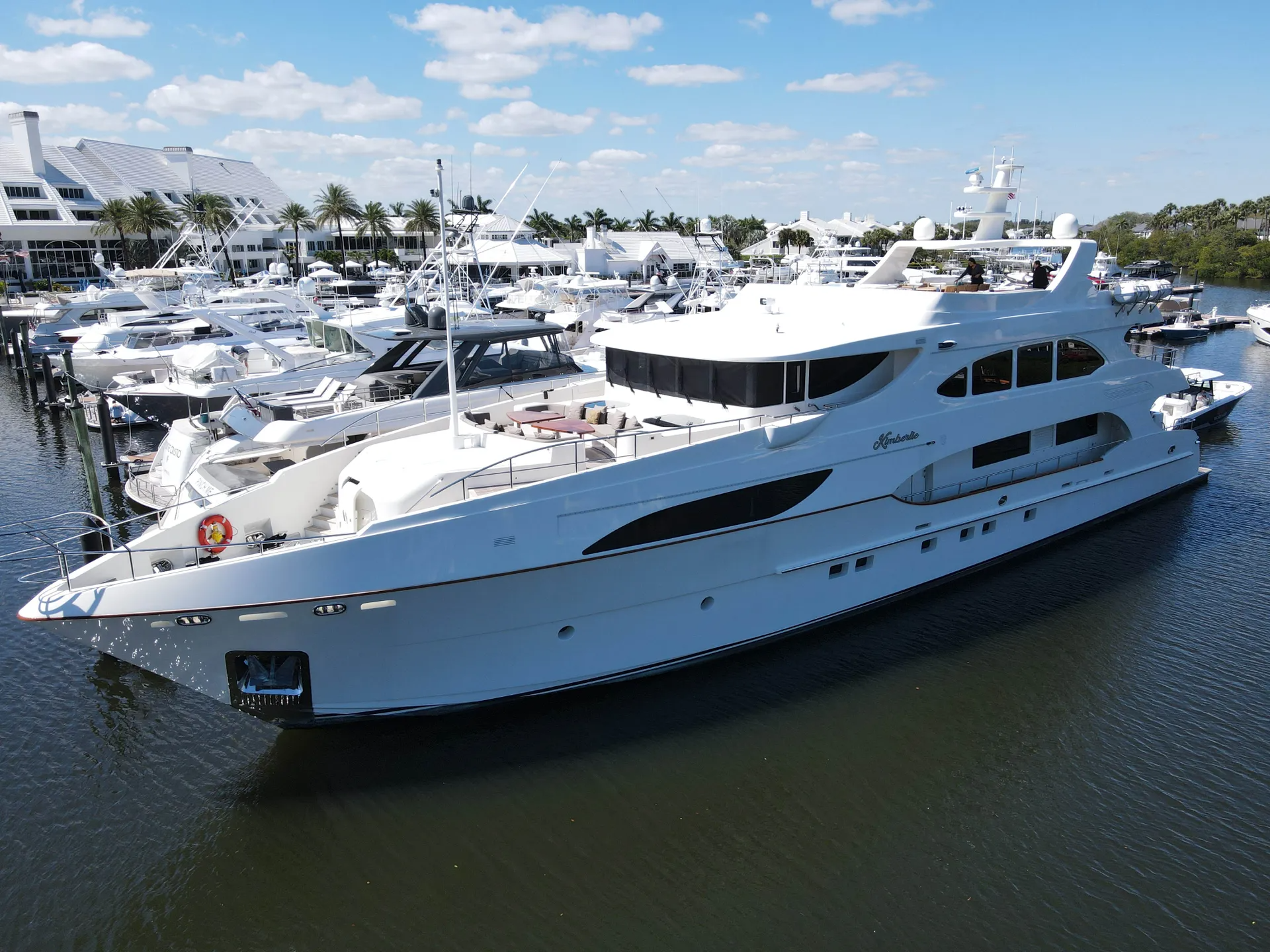 motor yacht KIMBERLIE.png
