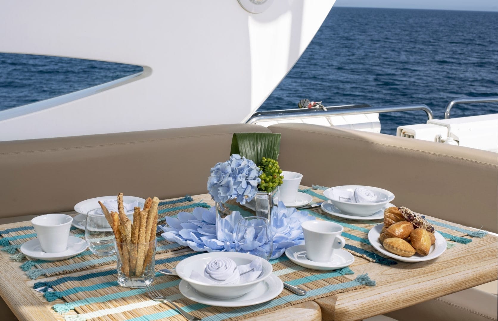 motor yacht MI ALMA09.jpg