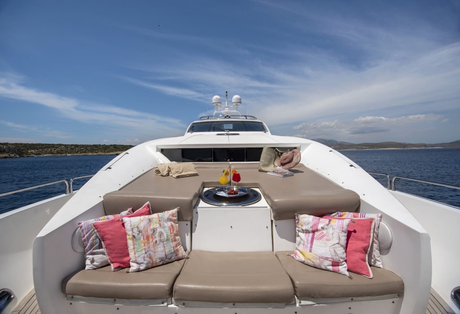 motor yacht MI ALMA29.jpg