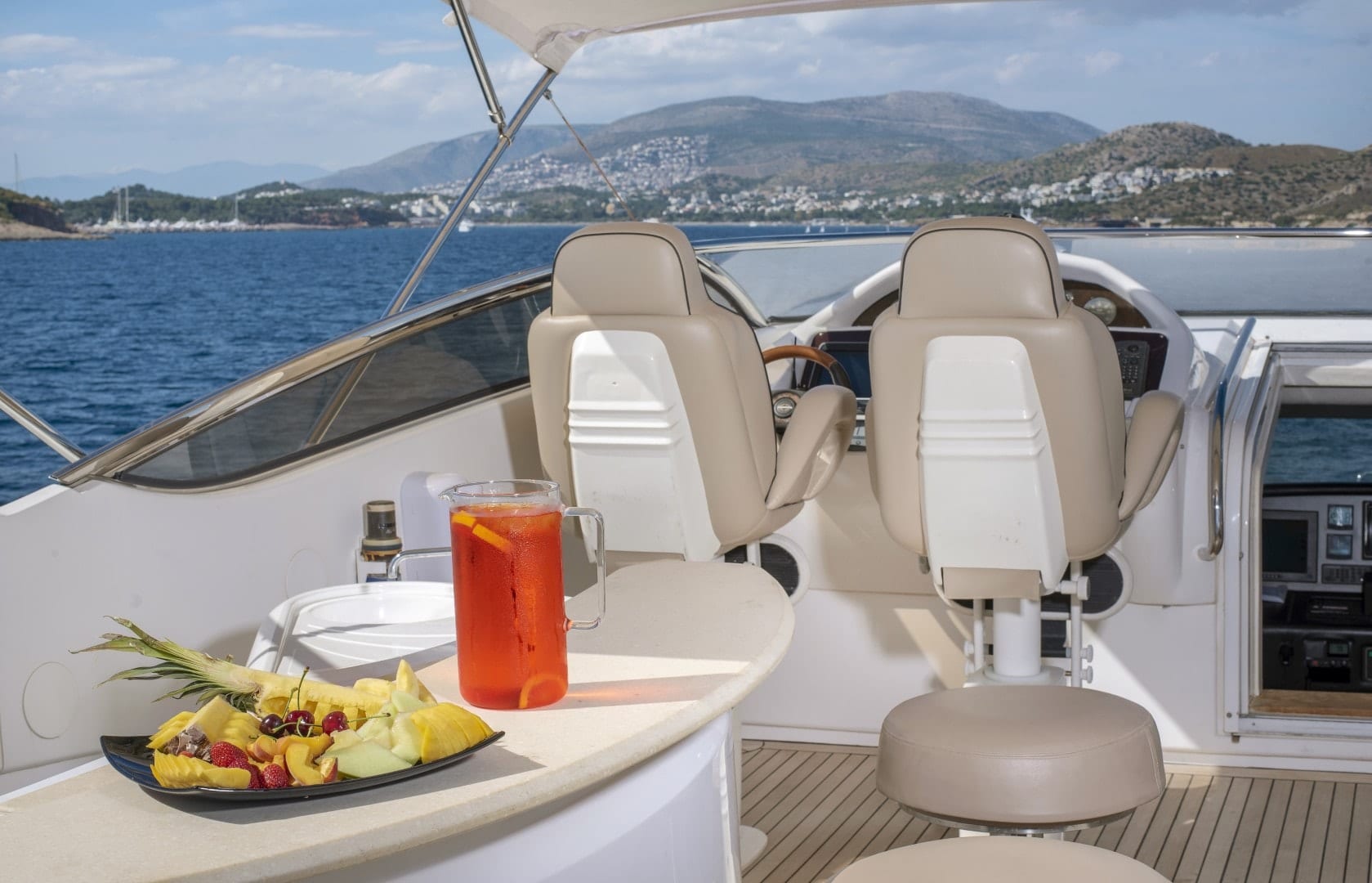 motor yacht MI ALMA32.jpg