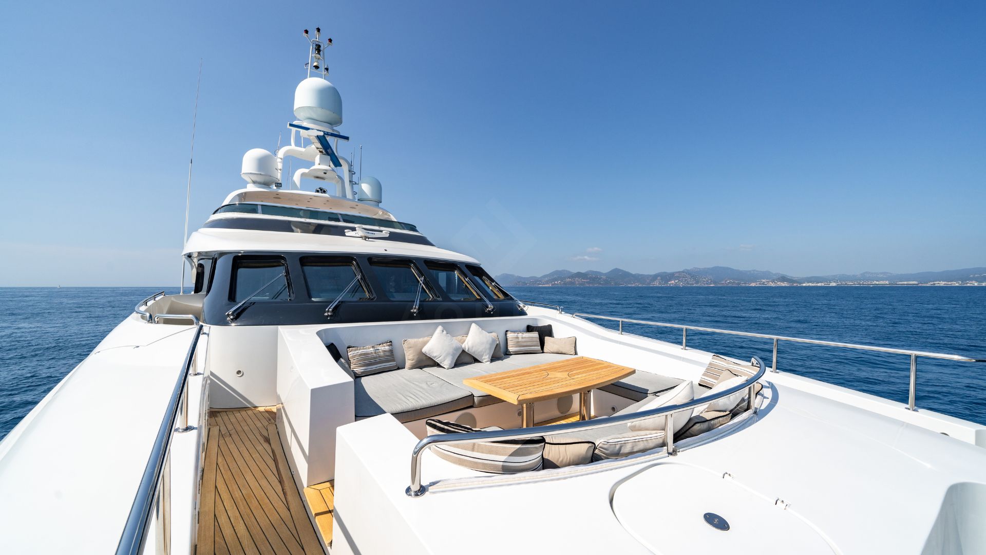 my way v yacht (2).jpg