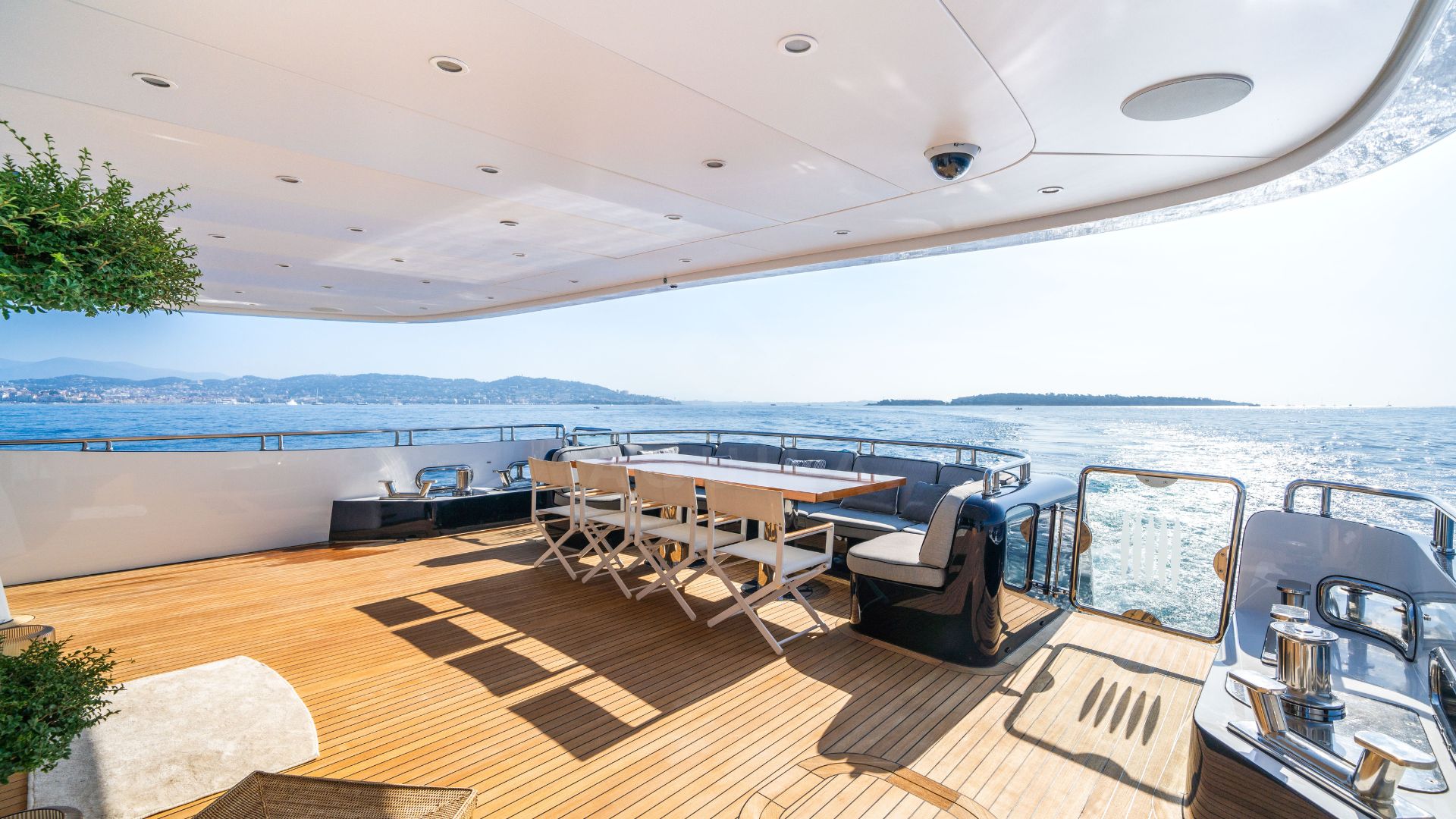 my way v yacht.jpg