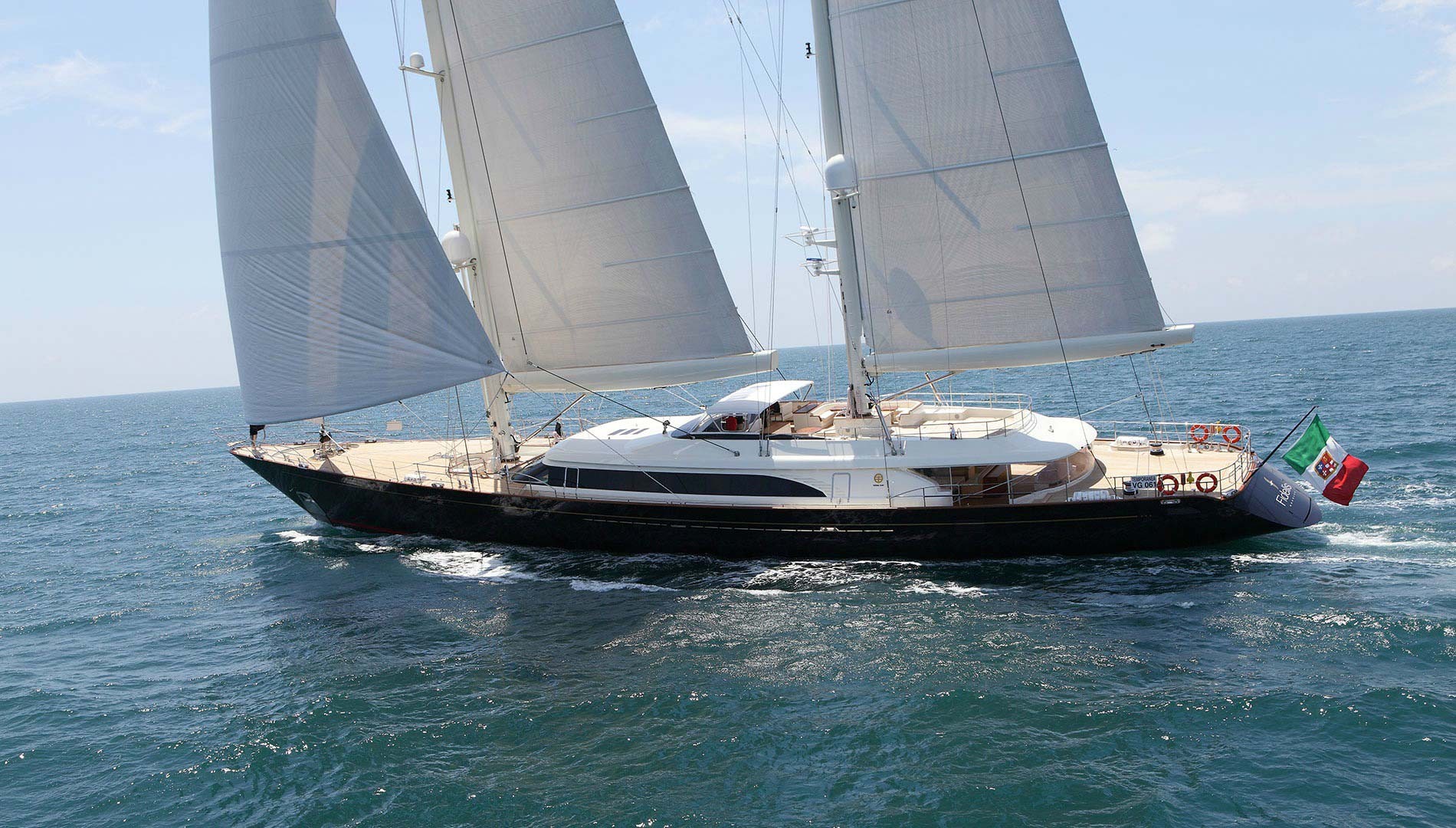 sailing yacht FIDELIS.jpg