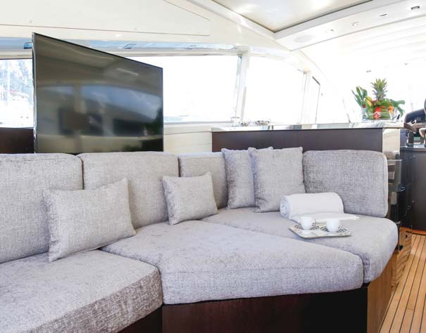 saloon sofa.png