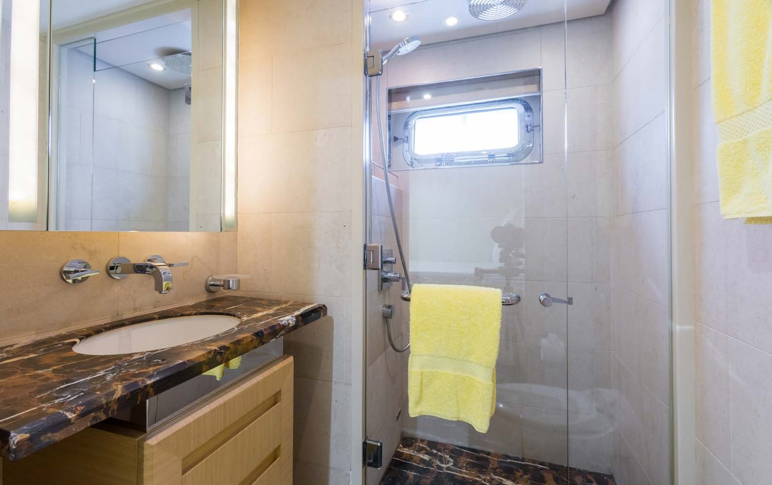 single bathroom.jpg