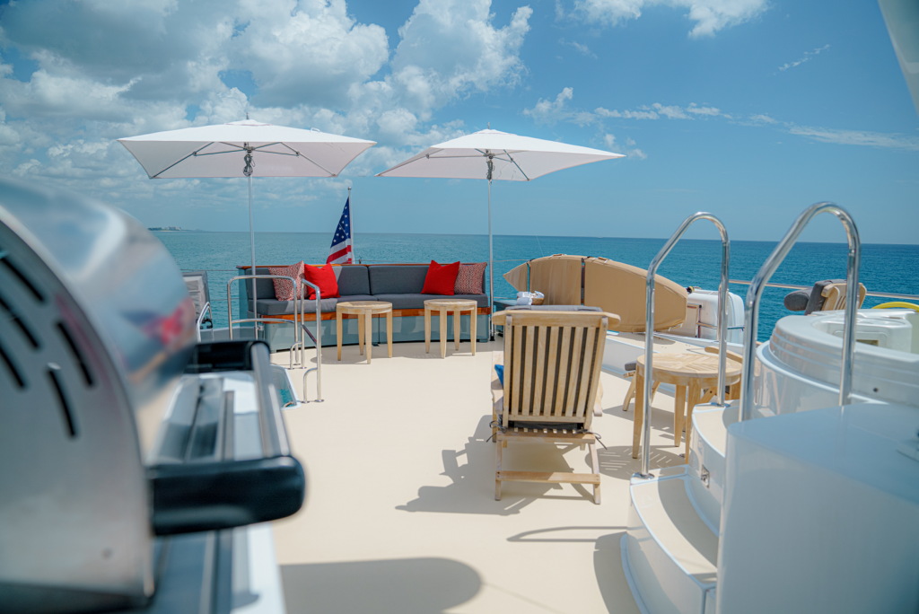 sun deck with Jacuzzi.png
