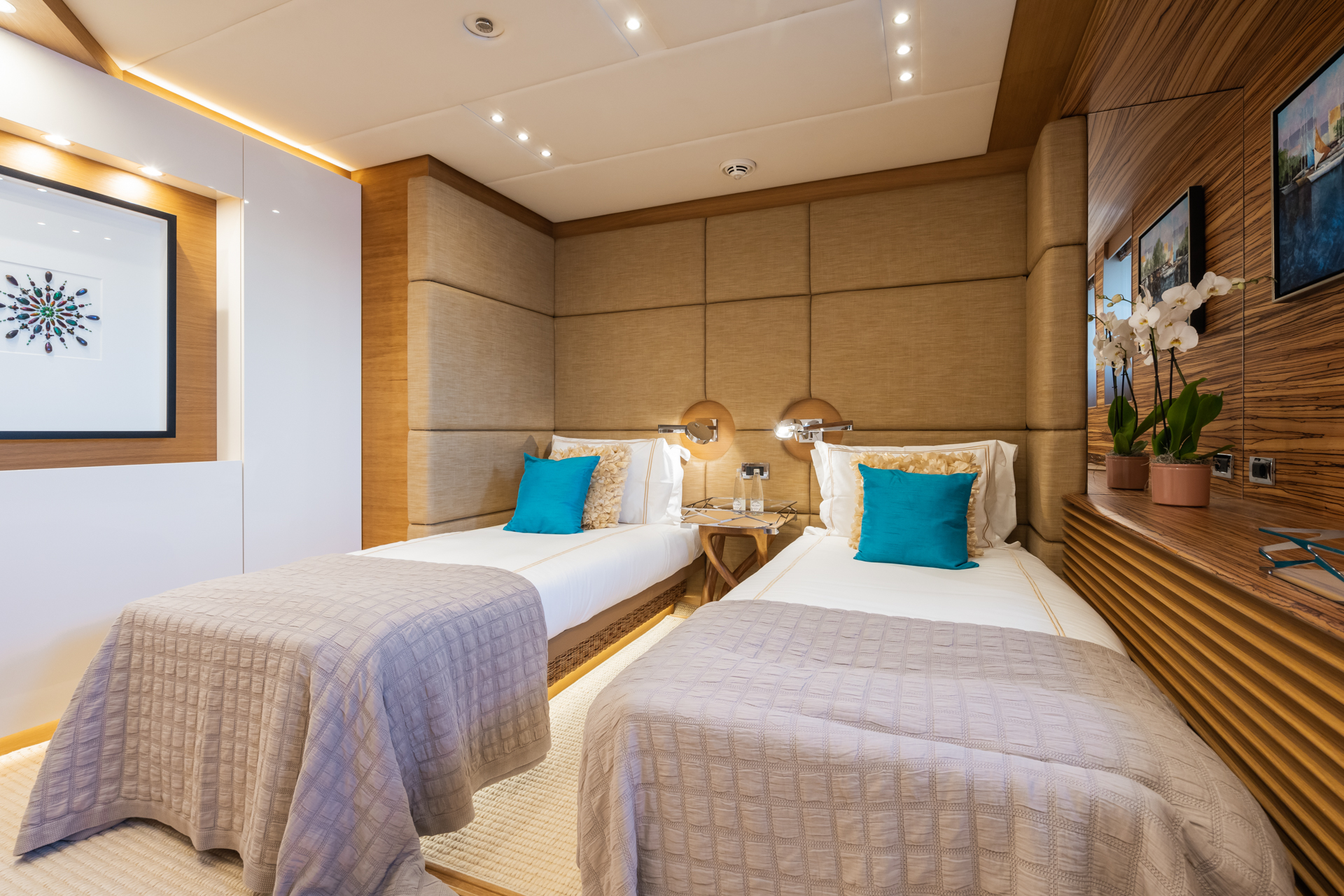 twin cabin - guest.jpg