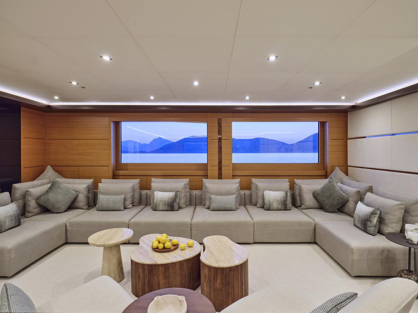 upper saloon seating  - Photo Studio Reskos.jpg