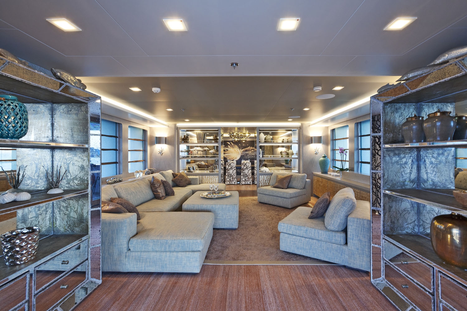 yacht-liberty-ypi-interior-0.jpg