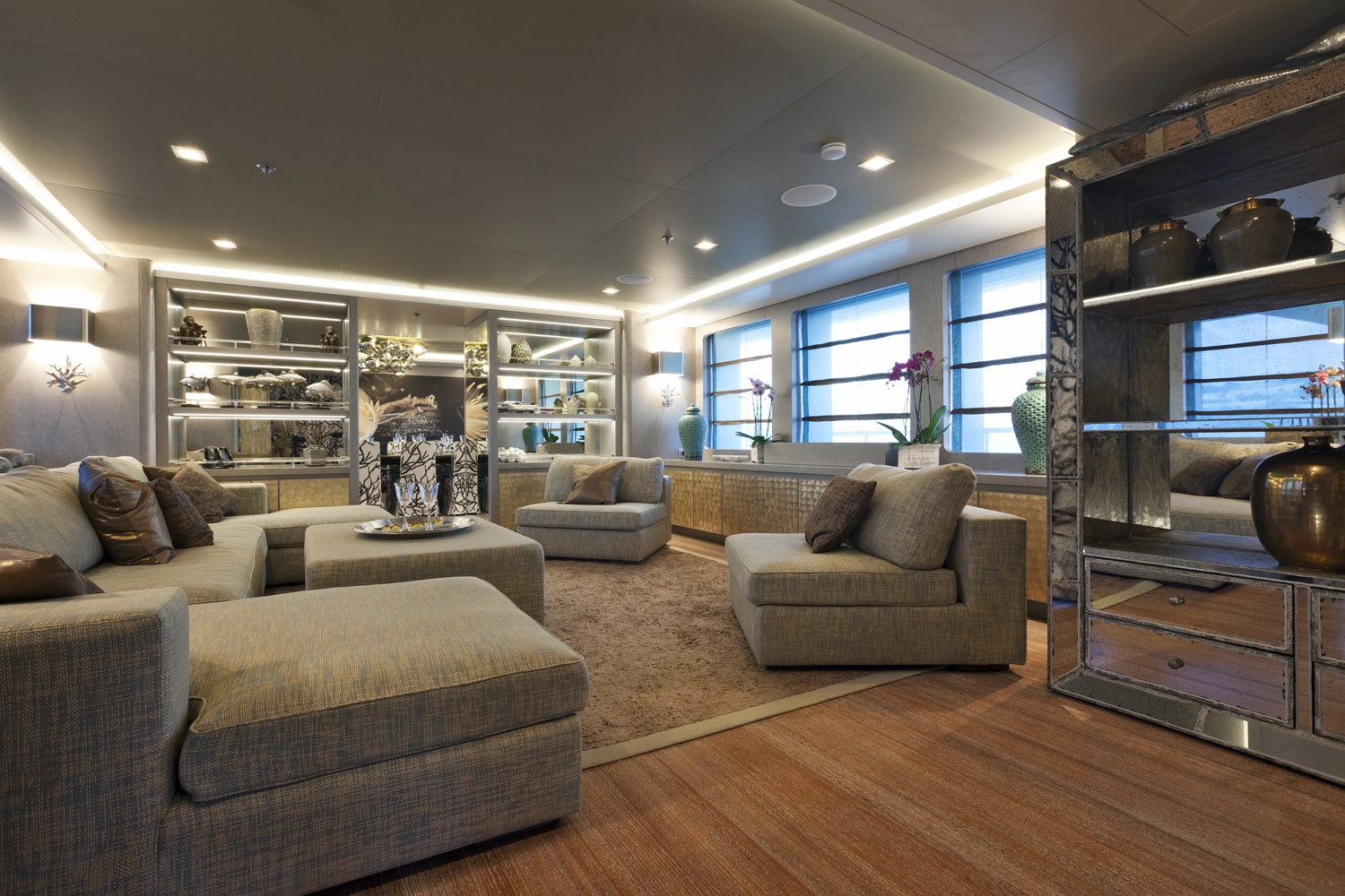 yacht-liberty-ypi-interior-1.jpg